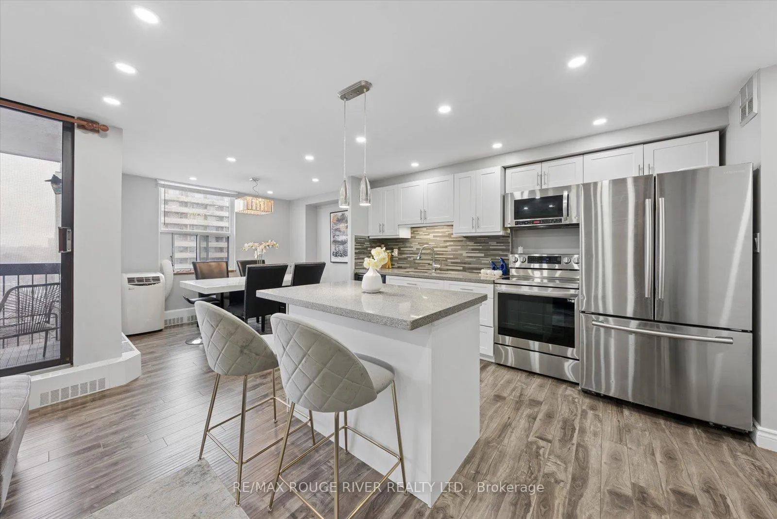 Photo 12 of Unit 907, 90 Ling Road, Scarborough, West Hill — HOMEH