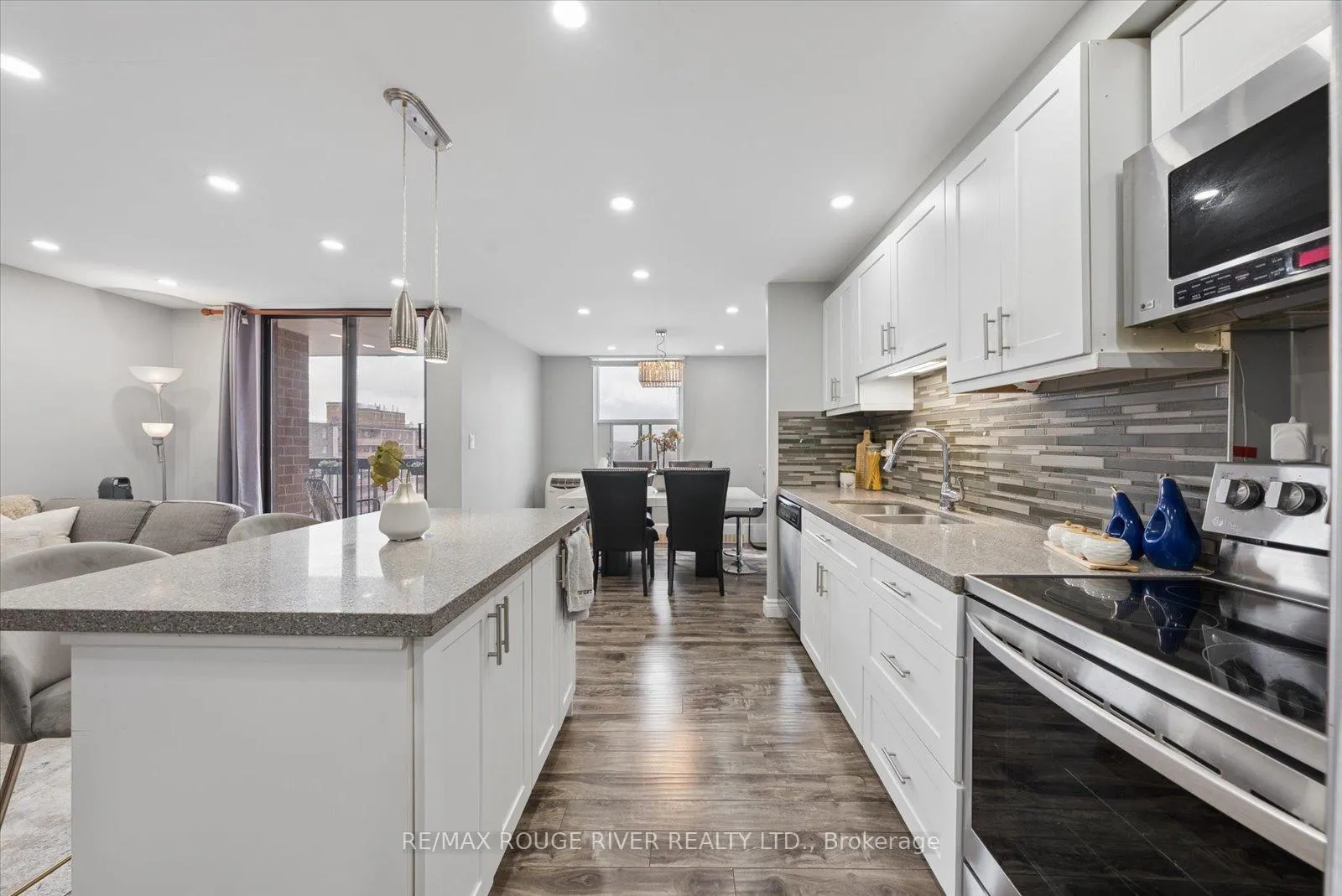 Photo 15 of Unit 907, 90 Ling Road, Scarborough, West Hill — HOMEH