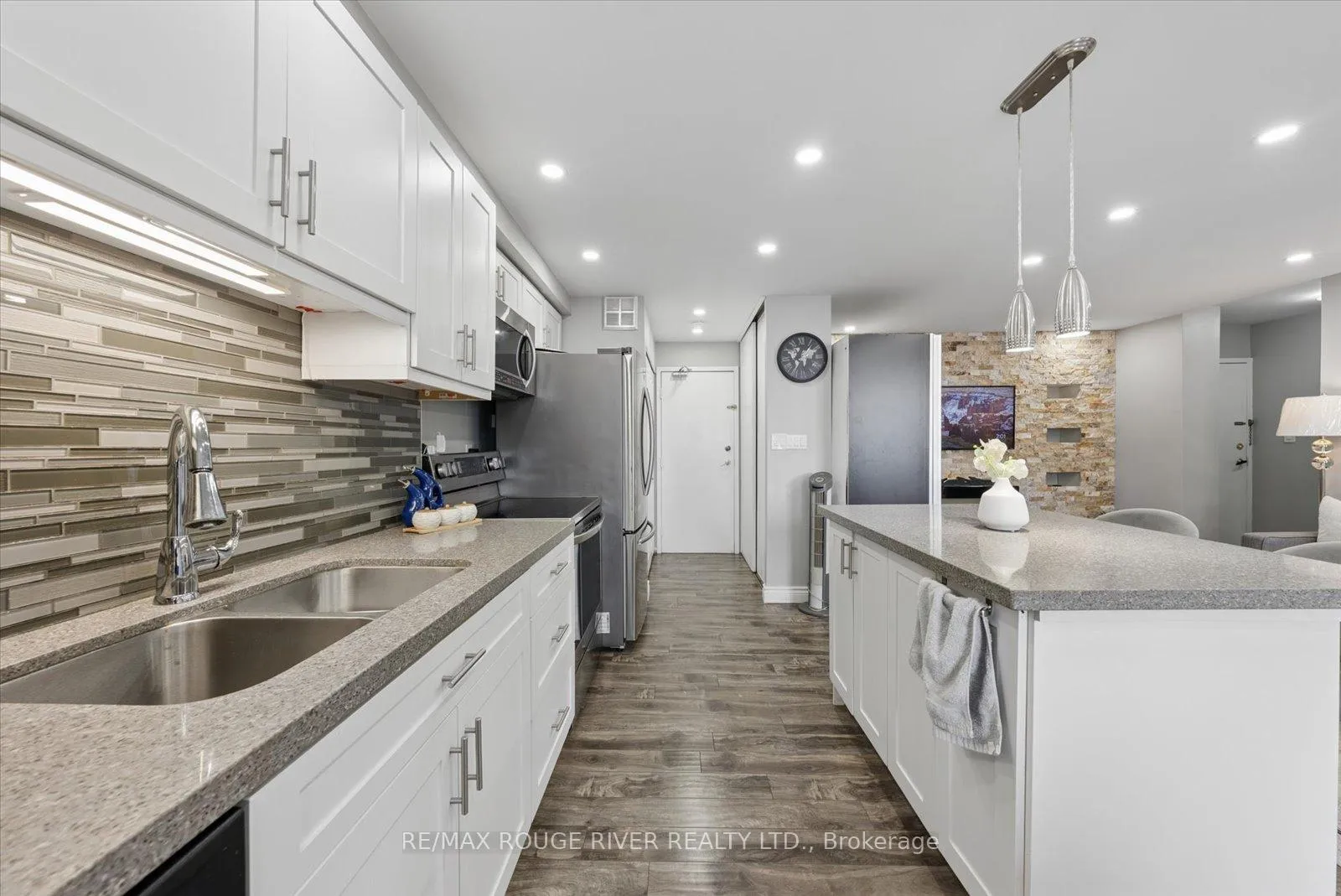 Photo 16 of Unit 907, 90 Ling Road, Scarborough, West Hill — HOMEH