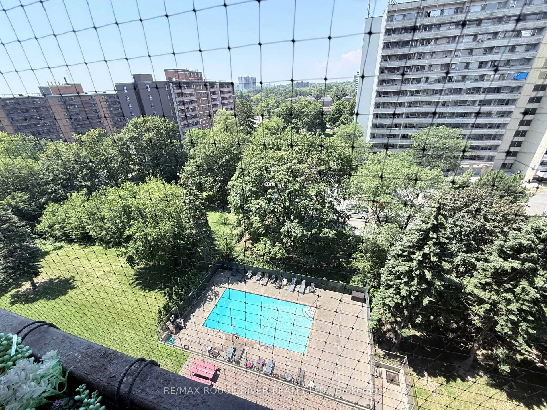 Photo 38 of Unit 907, 90 Ling Road, Scarborough, West Hill — HOMEH