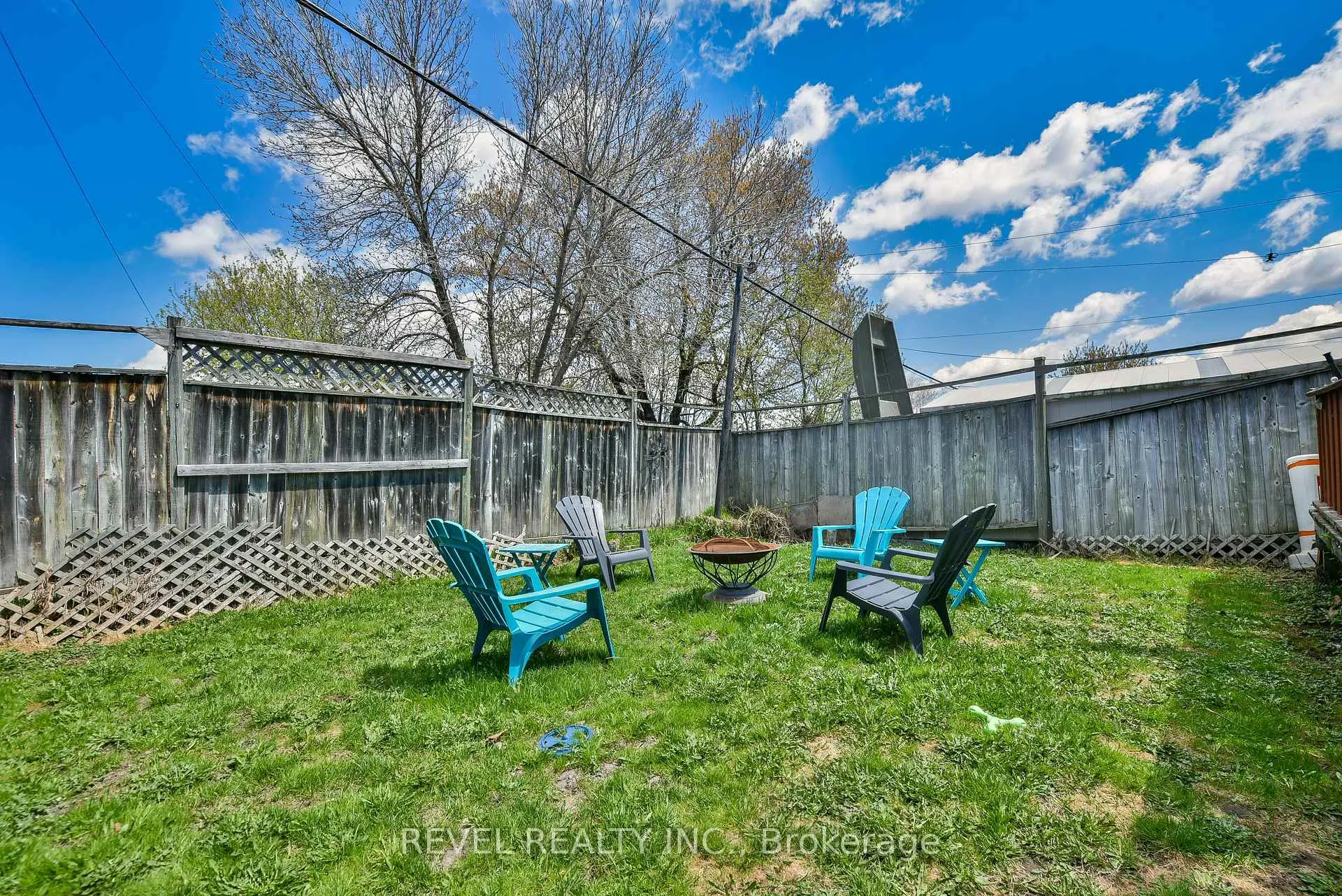Photo 3 of 100 Cecil Avenue, Timmins, SP - Main Area — HOMEH