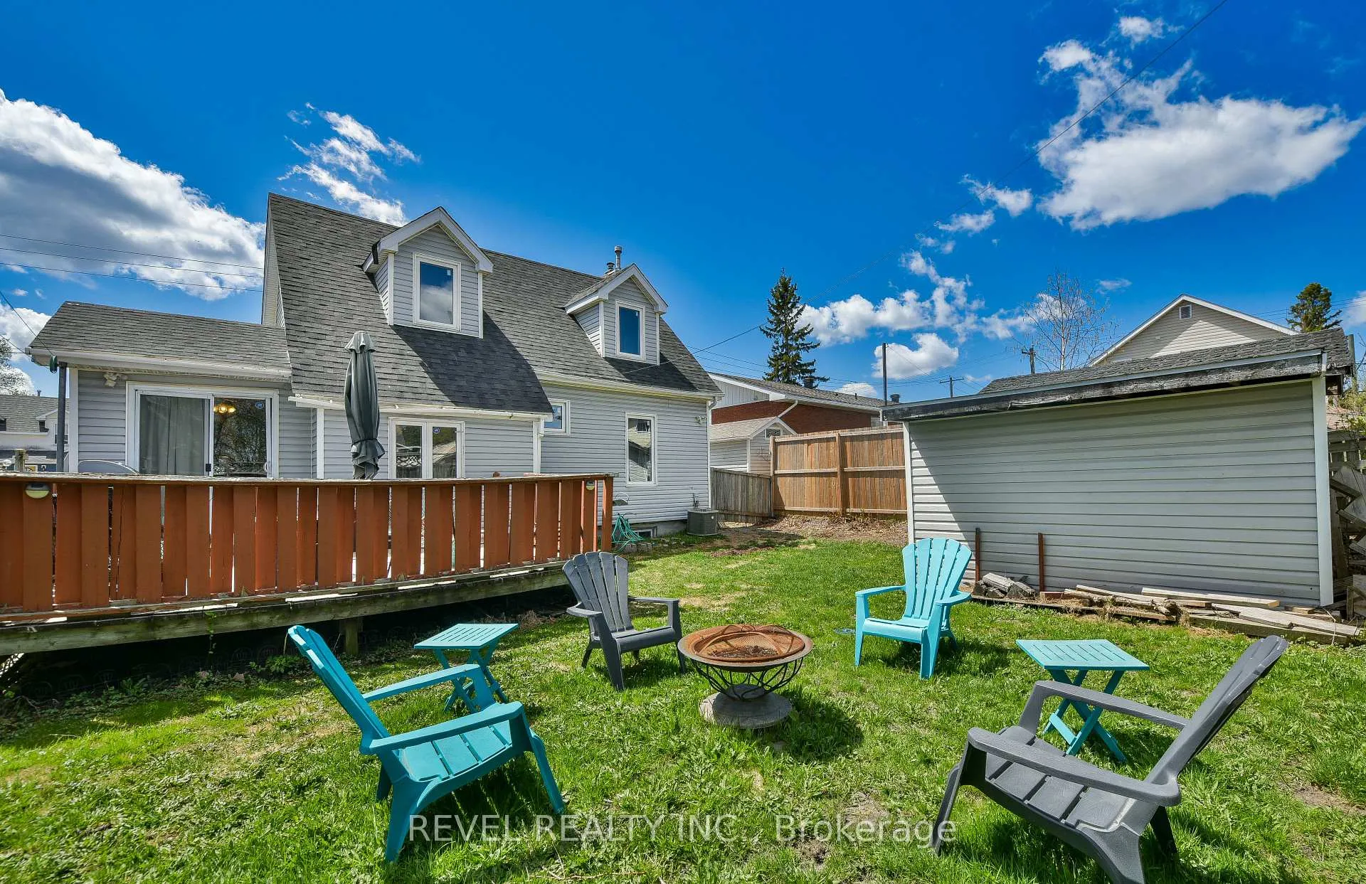 Photo 6 of 100 Cecil Avenue, Timmins, SP - Main Area — HOMEH