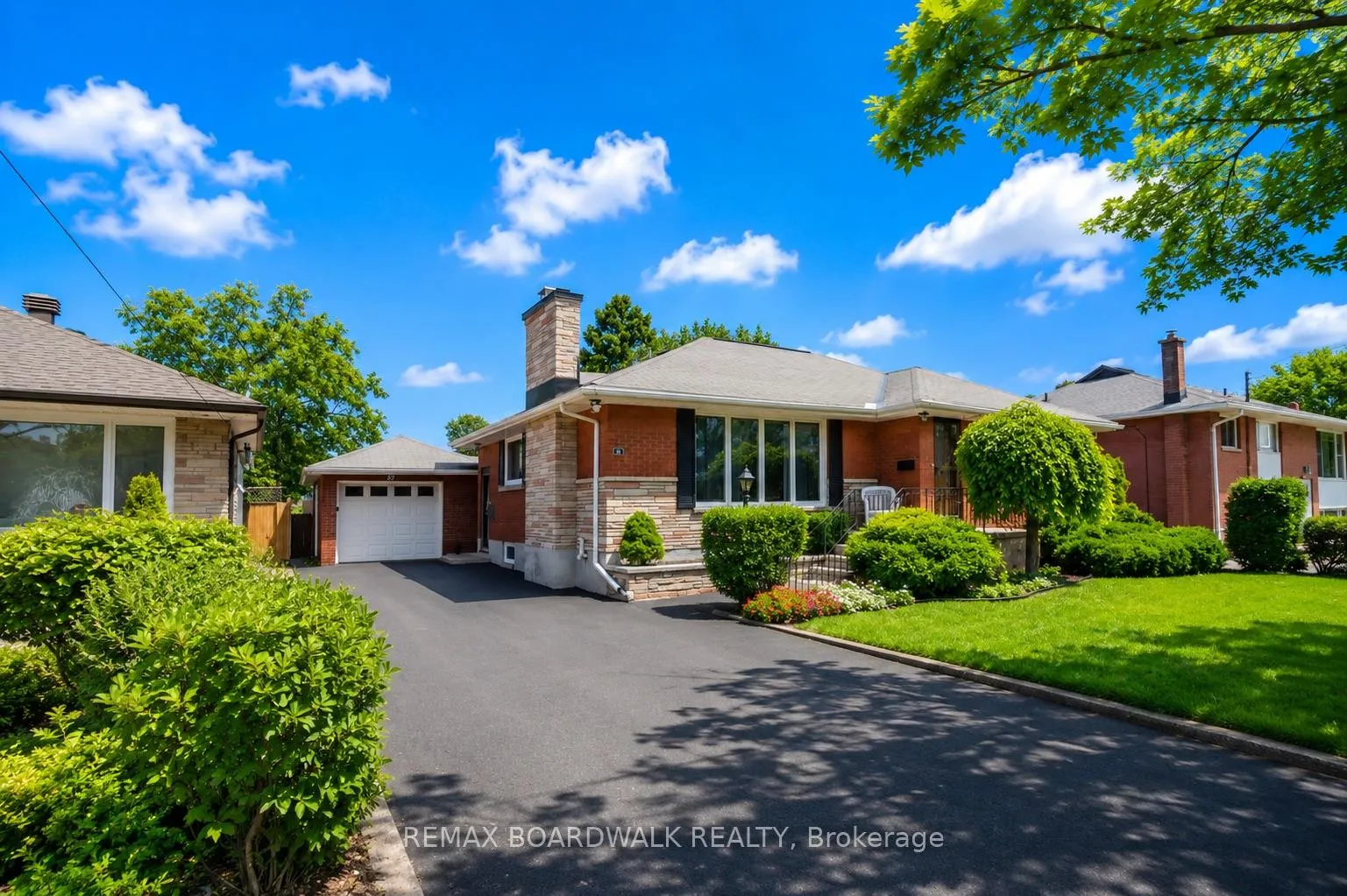 Photo 2 of 89 Stewart Boulevard, Brockville — HOMEH
