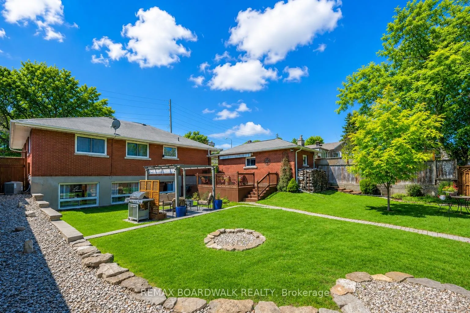 Photo 3 of 89 Stewart Boulevard, Brockville — HOMEH