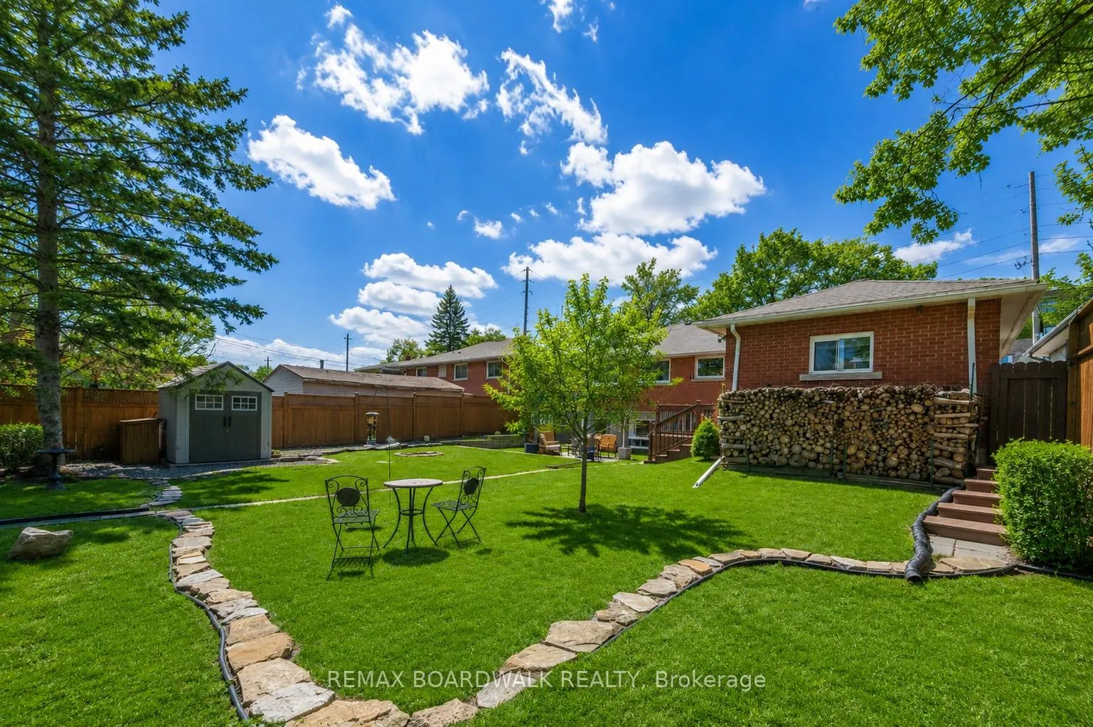 Photo 6 of 89 Stewart Boulevard, Brockville — HOMEH