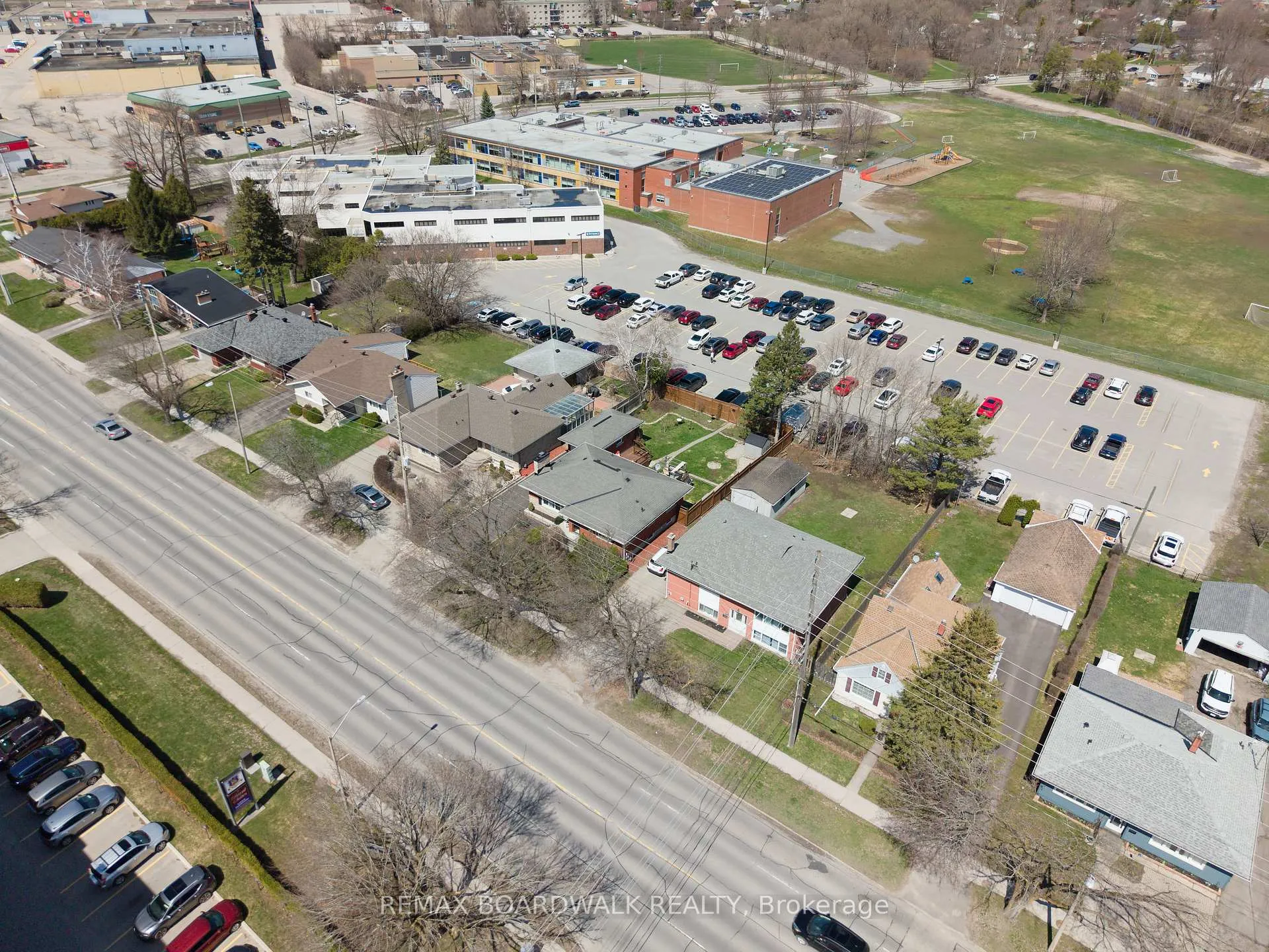 Photo 10 of 89 Stewart Boulevard, Brockville — HOMEH