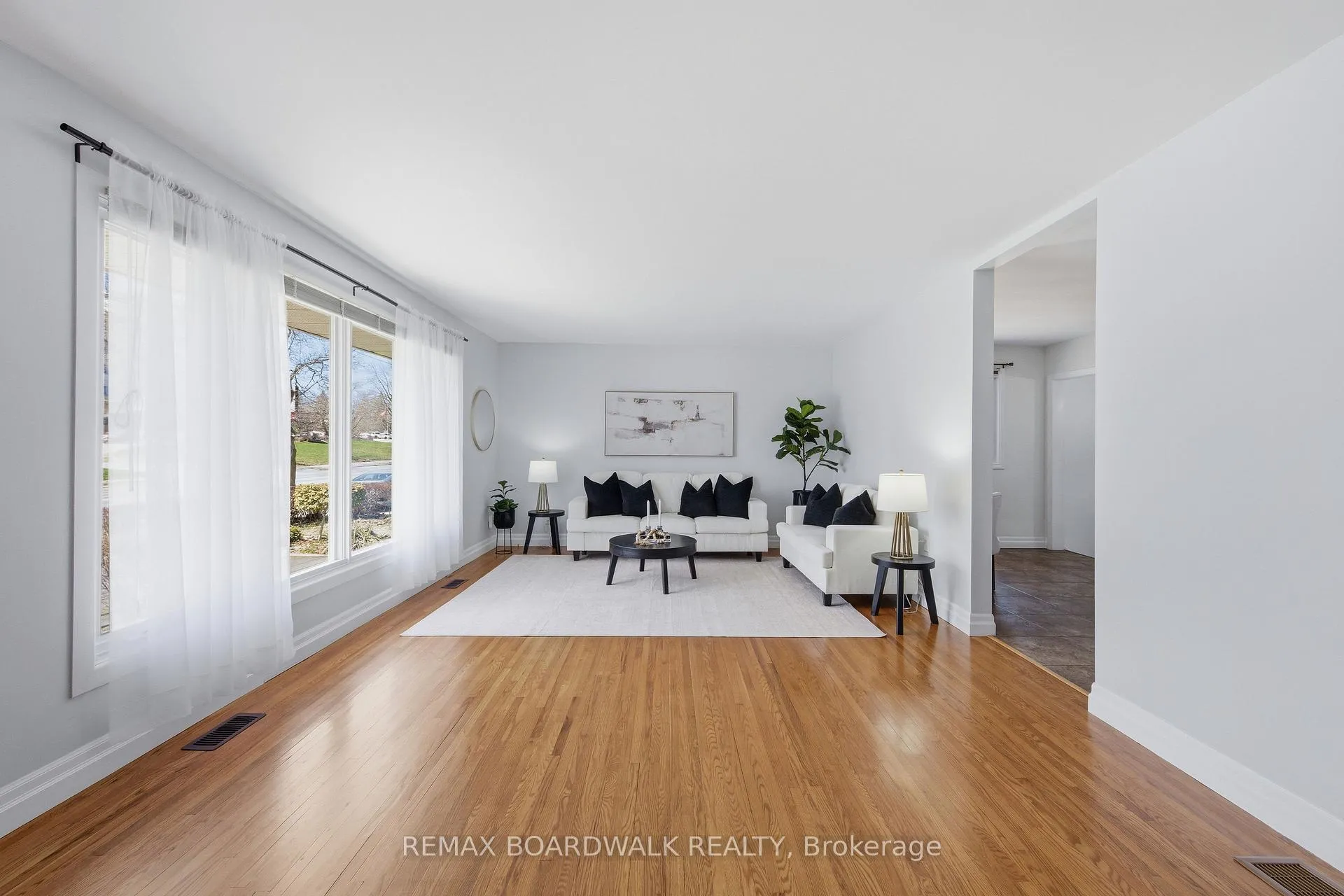 Photo 13 of 89 Stewart Boulevard, Brockville — HOMEH