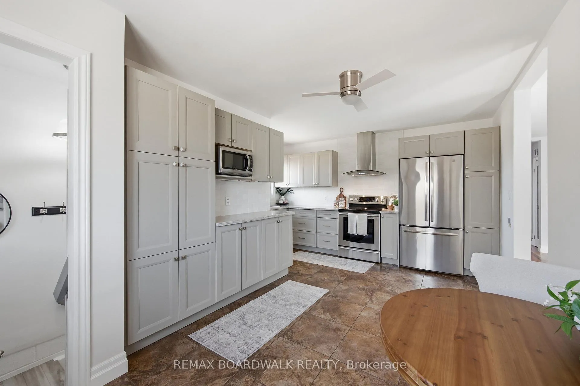 Photo 34 of 89 Stewart Boulevard, Brockville — HOMEH