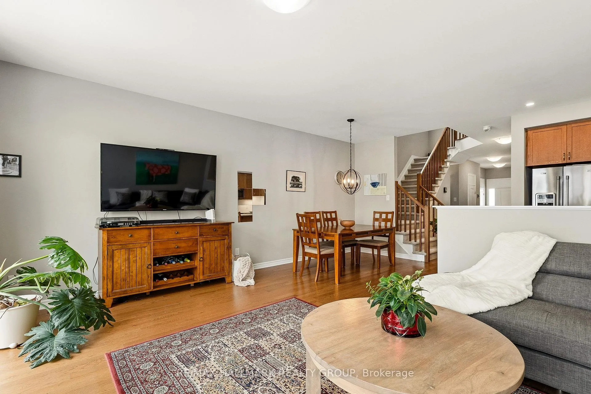 Photo 6 of 844 Cedar Creek Drive, Ottawa, Blossom Park/Kemp Park/Findlay Creek — HOMEH