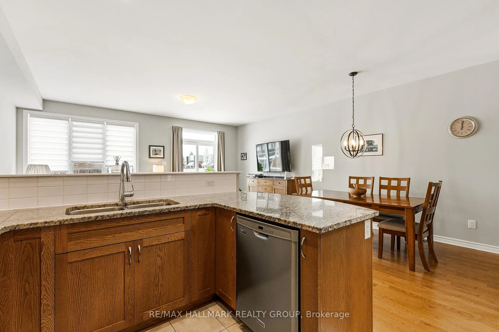 Photo 13 of 844 Cedar Creek Drive, Ottawa, Blossom Park/Kemp Park/Findlay Creek — HOMEH