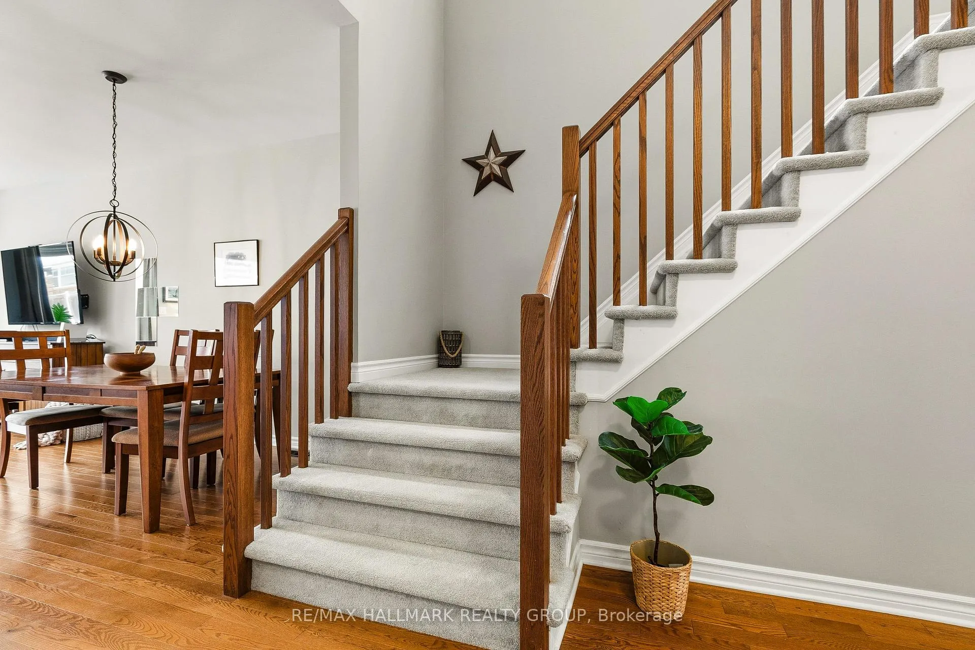 Photo 15 of 844 Cedar Creek Drive, Ottawa, Blossom Park/Kemp Park/Findlay Creek — HOMEH