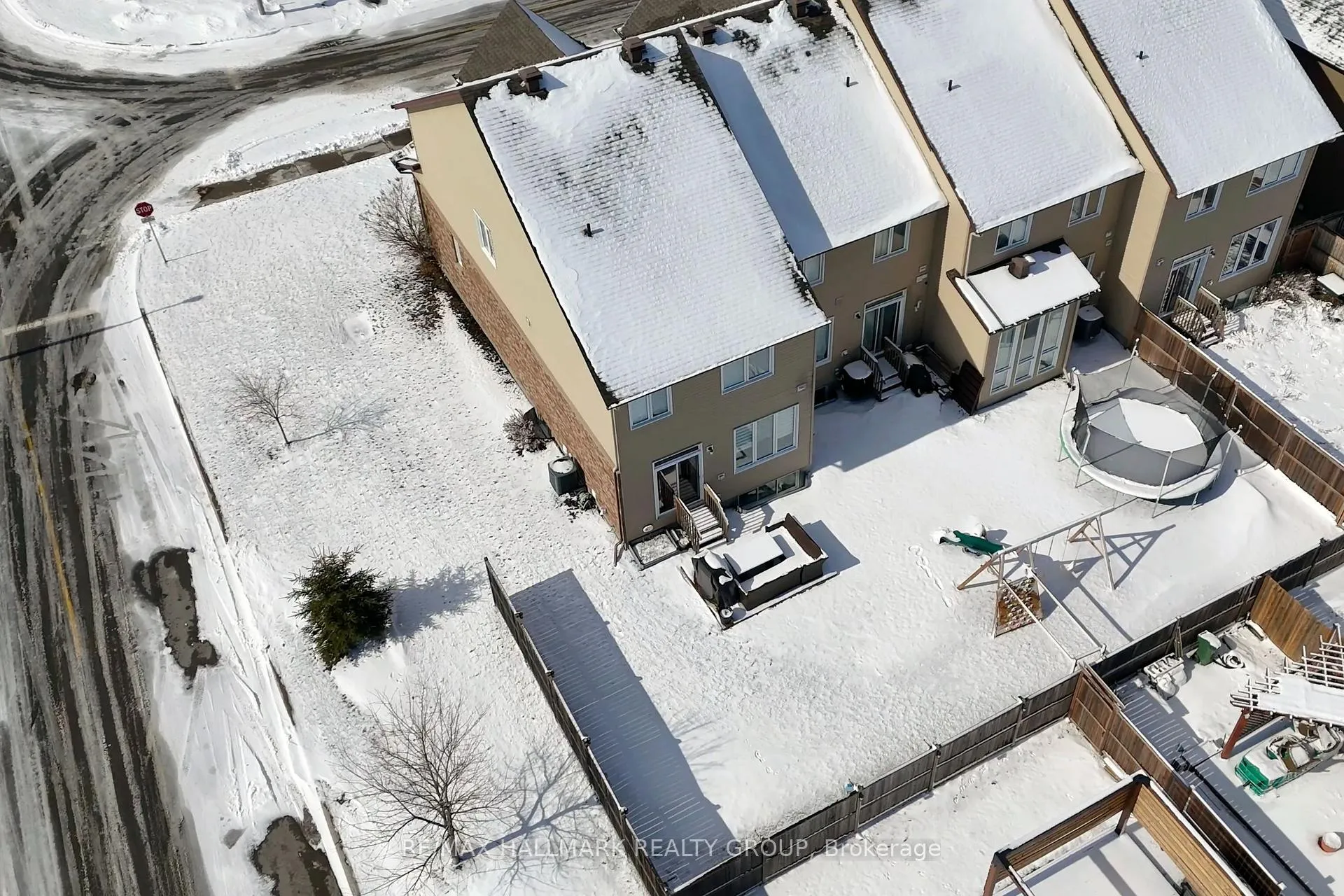 Photo 29 of 844 Cedar Creek Drive, Ottawa, Blossom Park/Kemp Park/Findlay Creek — HOMEH