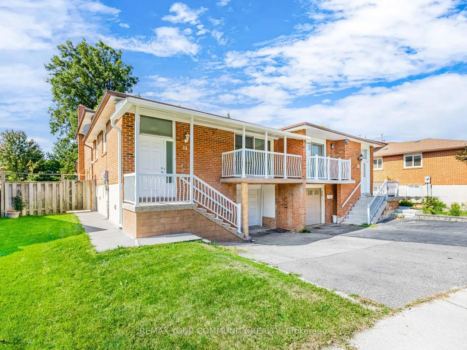 Photo 2 of 14 Roseville Drive, Brampton, Brampton South — HOMEH
