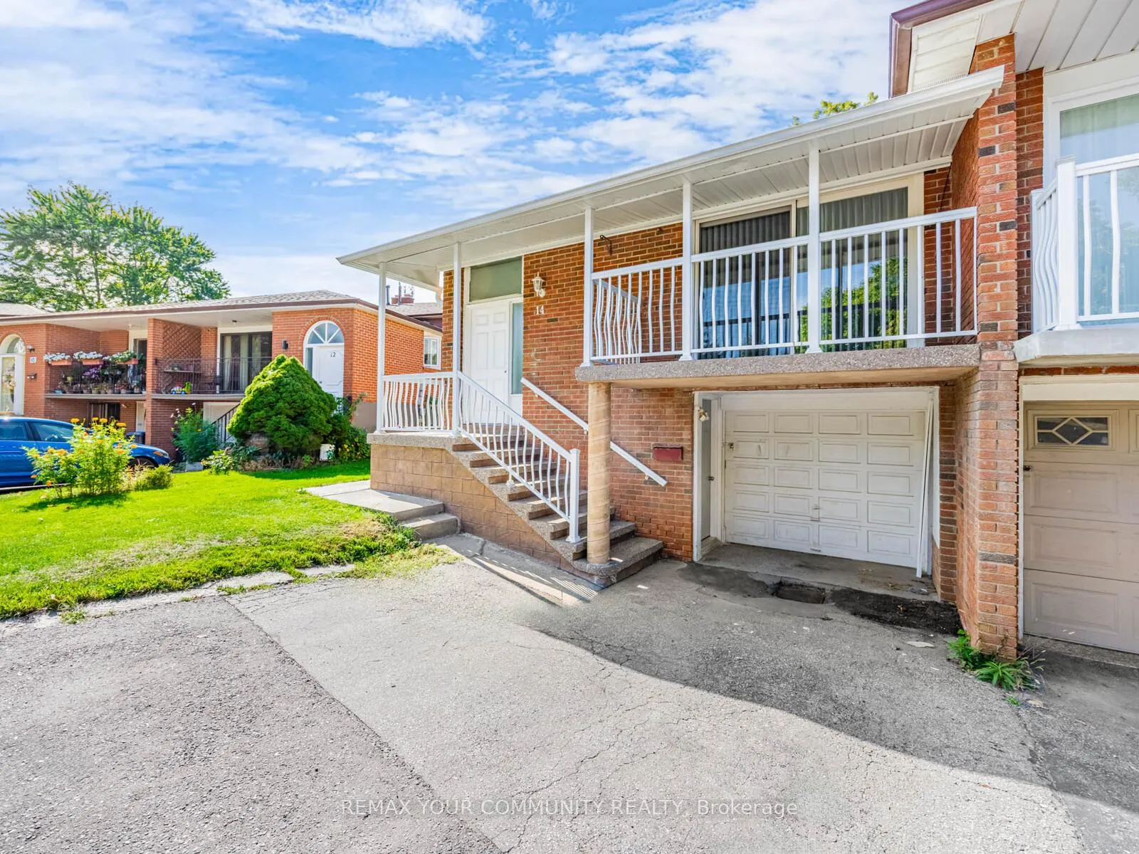 Photo 3 of 14 Roseville Drive, Brampton, Brampton South — HOMEH