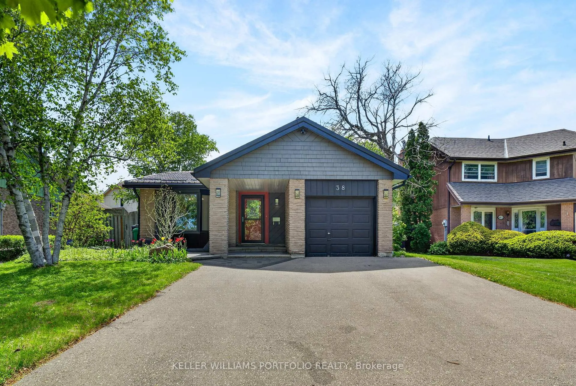 Photo 2 of 38 Laurelcrest Street, Brampton, Westgate — HOMEH