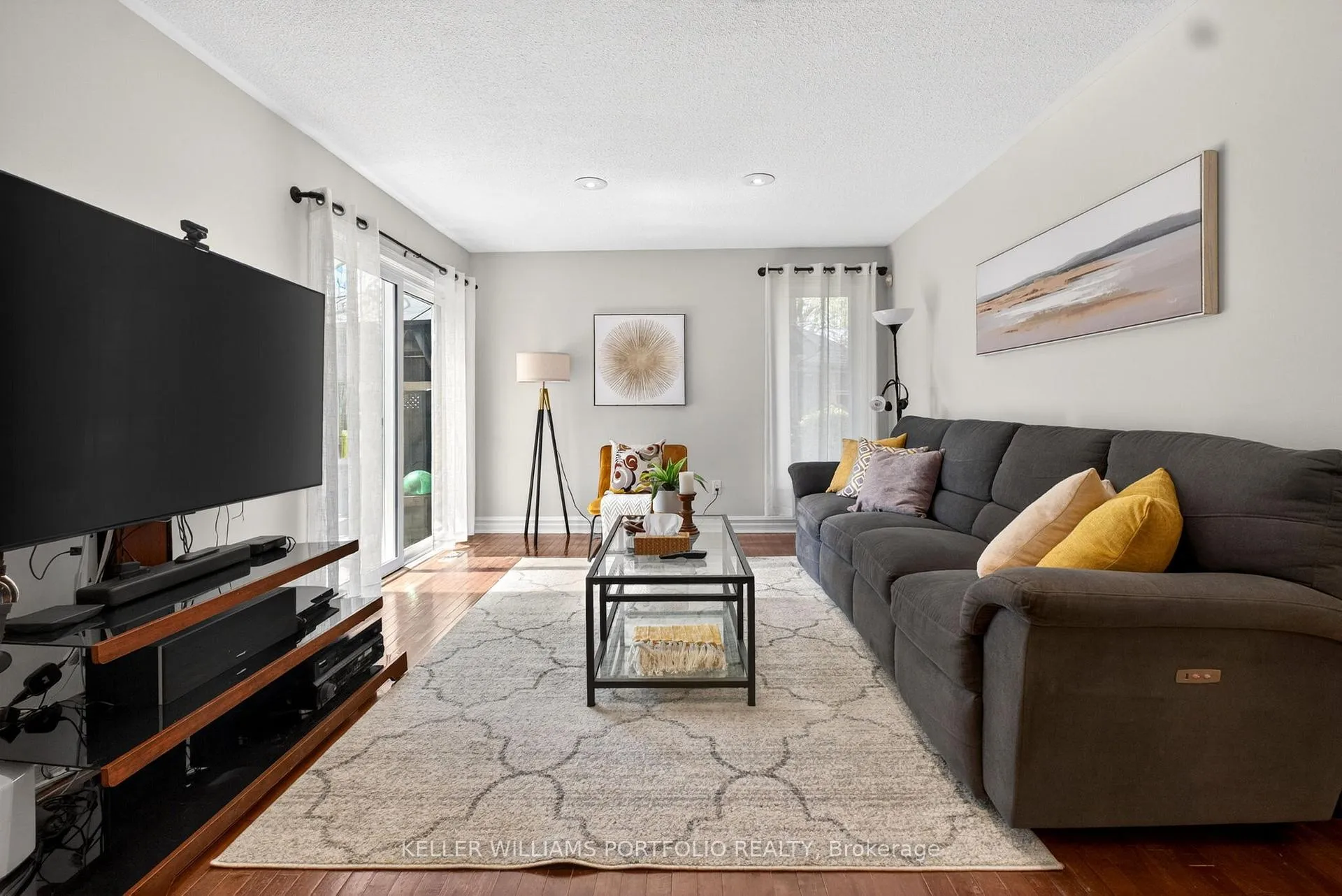 Photo 12 of 38 Laurelcrest Street, Brampton, Westgate — HOMEH