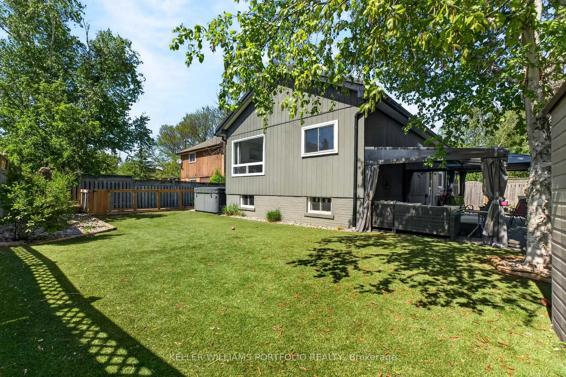 Photo 32 of 38 Laurelcrest Street, Brampton, Westgate — HOMEH
