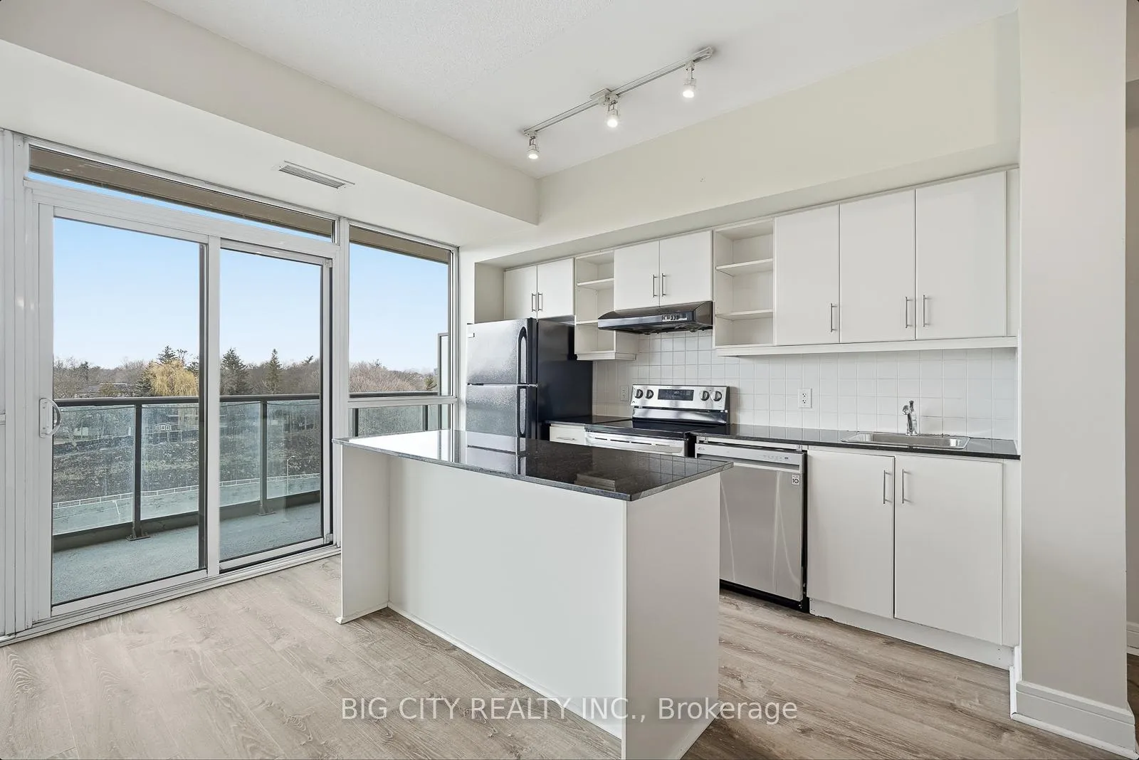 Photo 16 of Unit 403, 35 Brian Peck Crescent, Toronto, Leaside — HOMEH