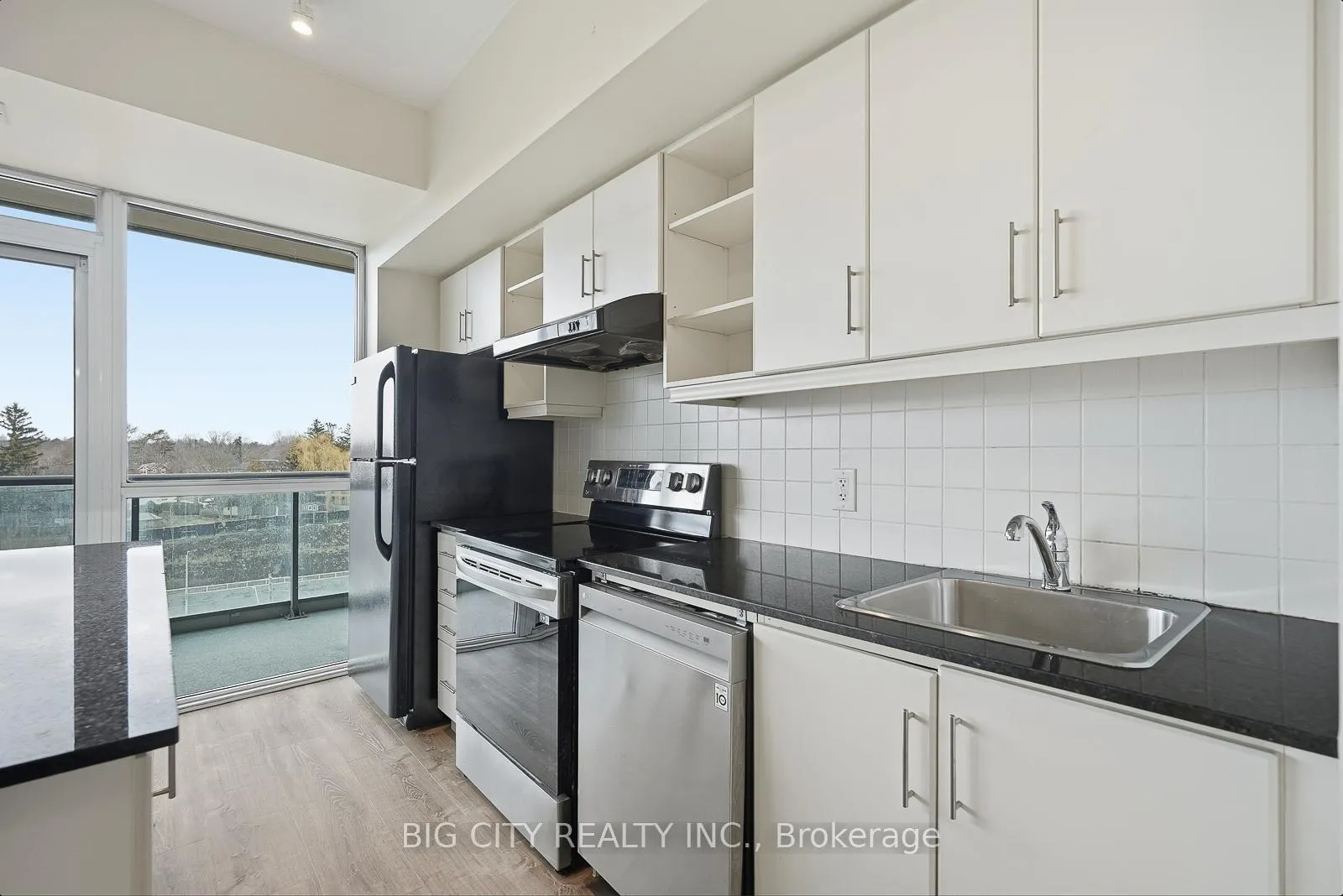 Photo 19 of Unit 403, 35 Brian Peck Crescent, Toronto, Leaside — HOMEH