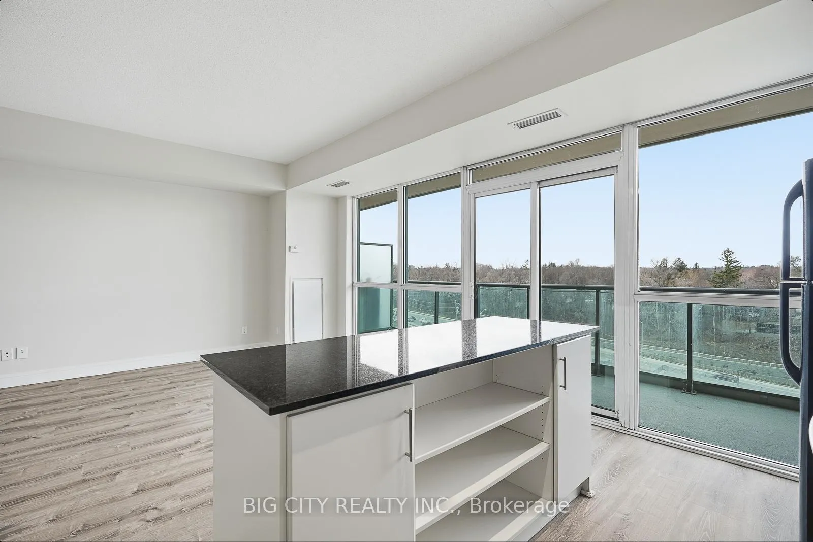 Photo 20 of Unit 403, 35 Brian Peck Crescent, Toronto, Leaside — HOMEH