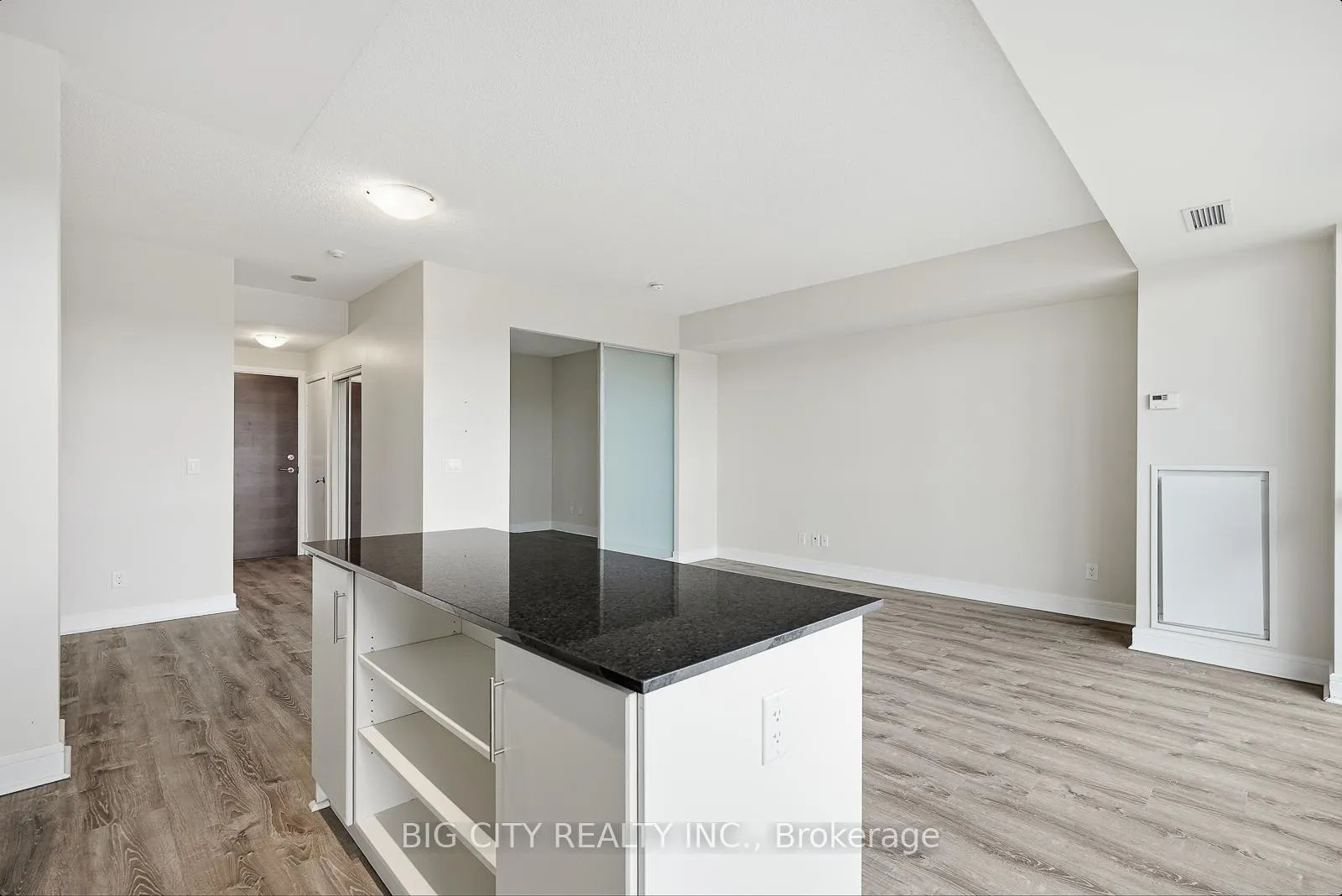 Photo 21 of Unit 403, 35 Brian Peck Crescent, Toronto, Leaside — HOMEH