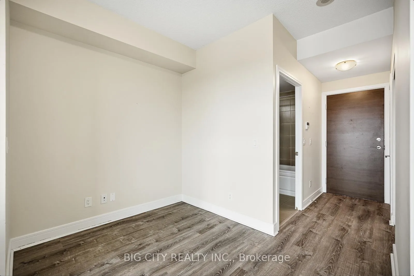 Photo 22 of Unit 403, 35 Brian Peck Crescent, Toronto, Leaside — HOMEH