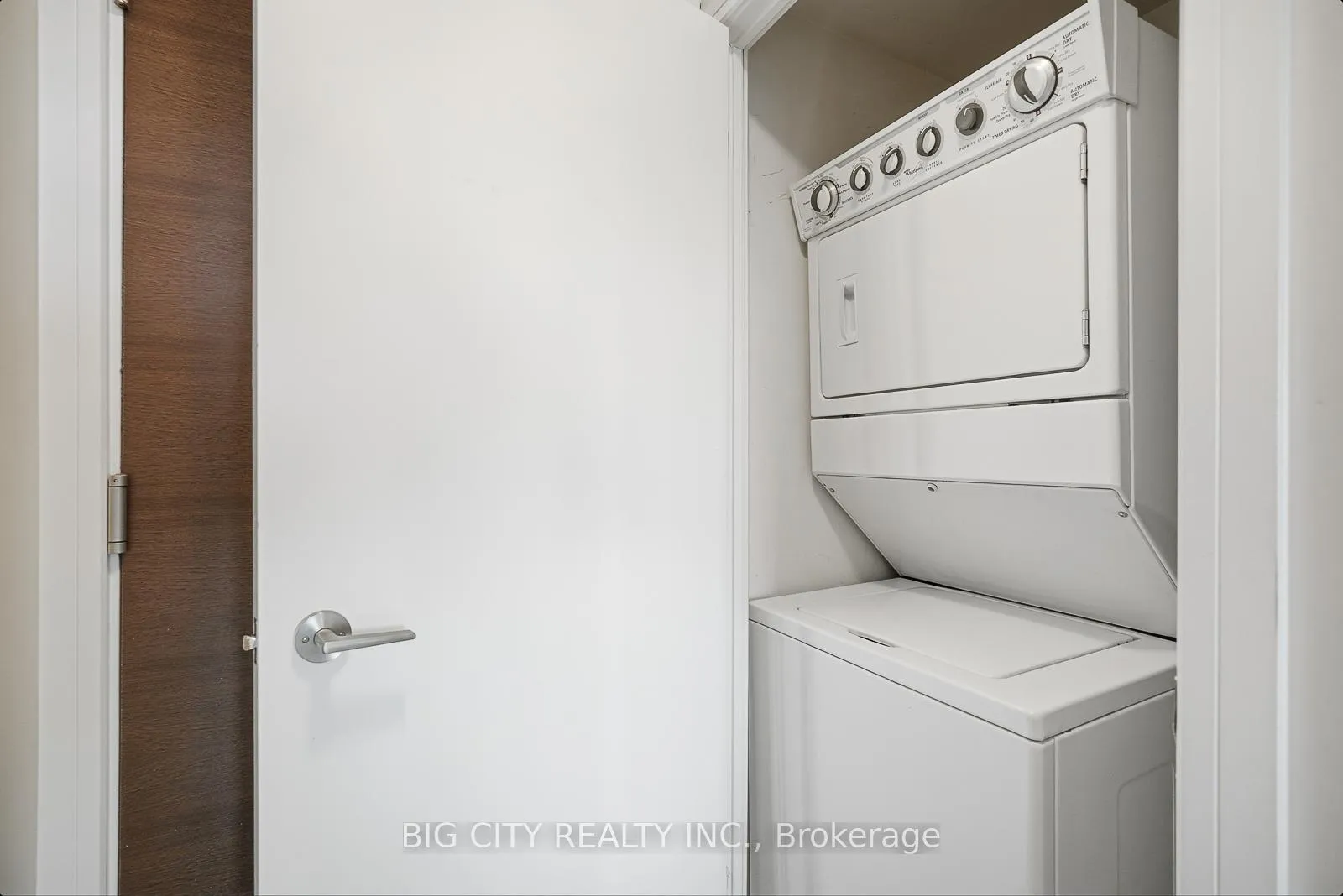 Photo 31 of Unit 403, 35 Brian Peck Crescent, Toronto, Leaside — HOMEH