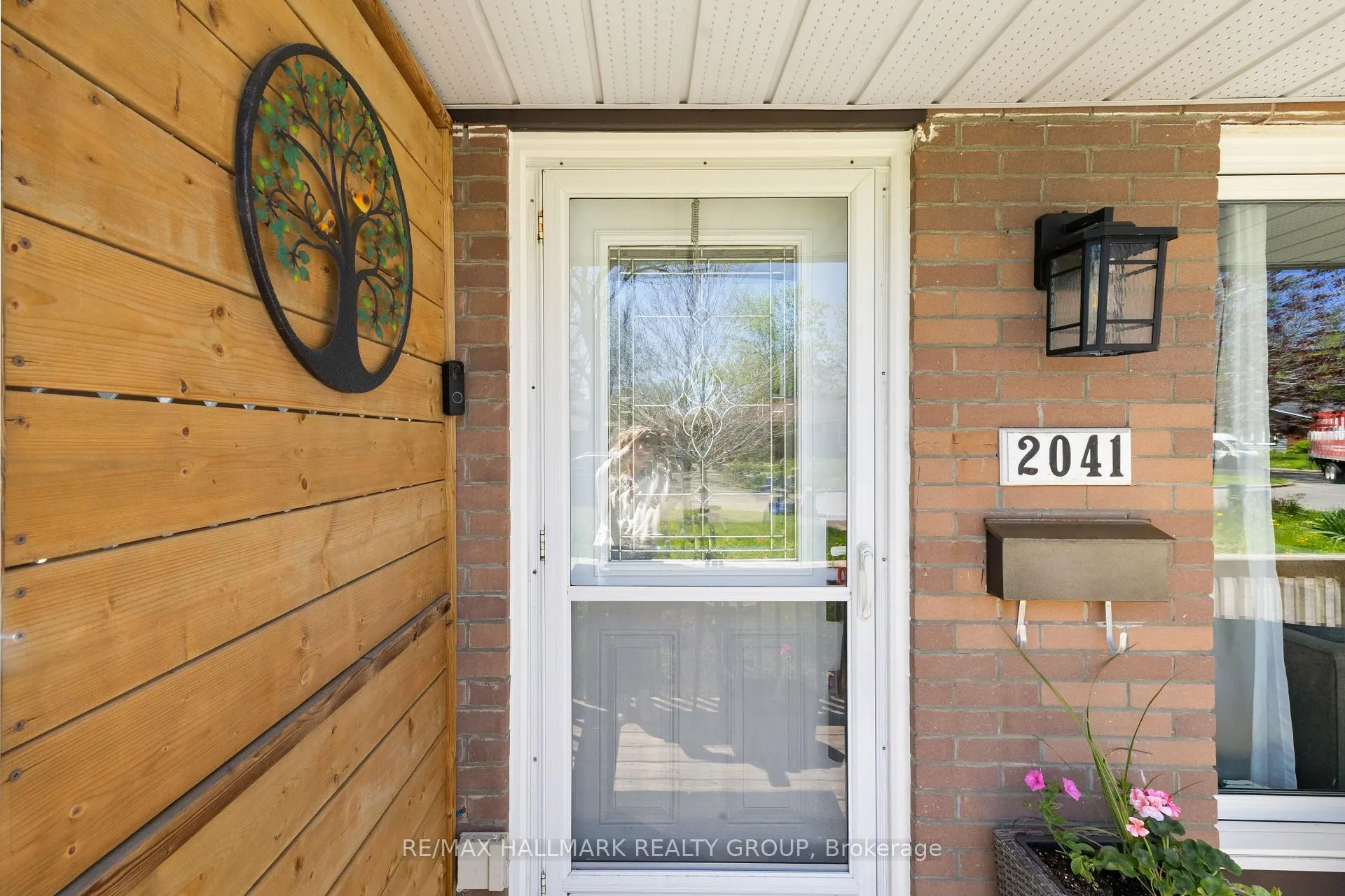 Photo 4 of 2041 Kingsley Road, Ottawa, Parkway Park — HOMEH