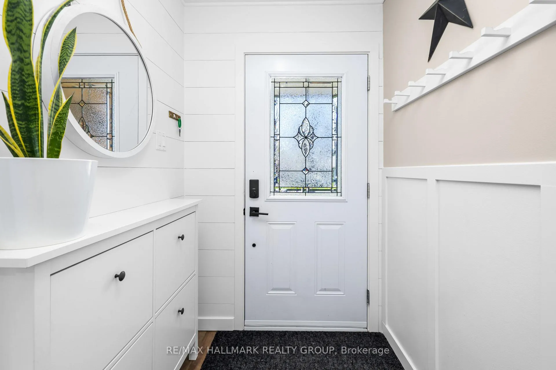 Photo 5 of 2041 Kingsley Road, Ottawa, Parkway Park — HOMEH