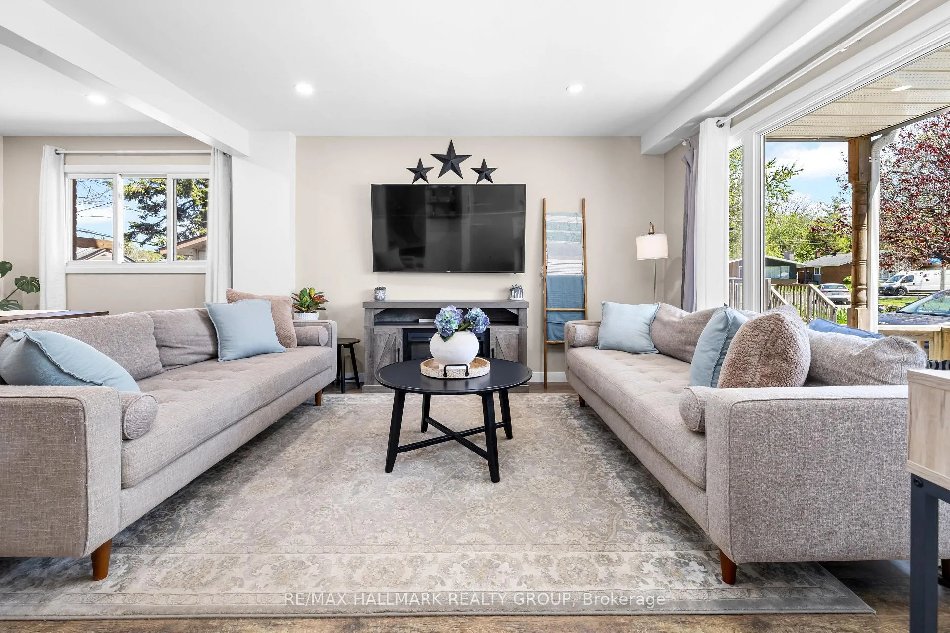 Photo 7 of 2041 Kingsley Road, Ottawa, Parkway Park — HOMEH