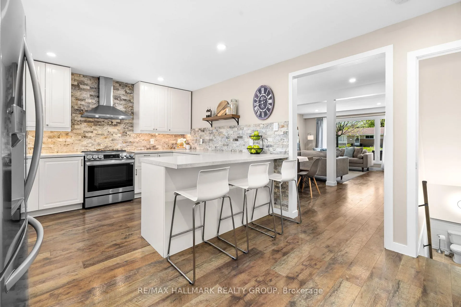 Photo 15 of 2041 Kingsley Road, Ottawa, Parkway Park — HOMEH