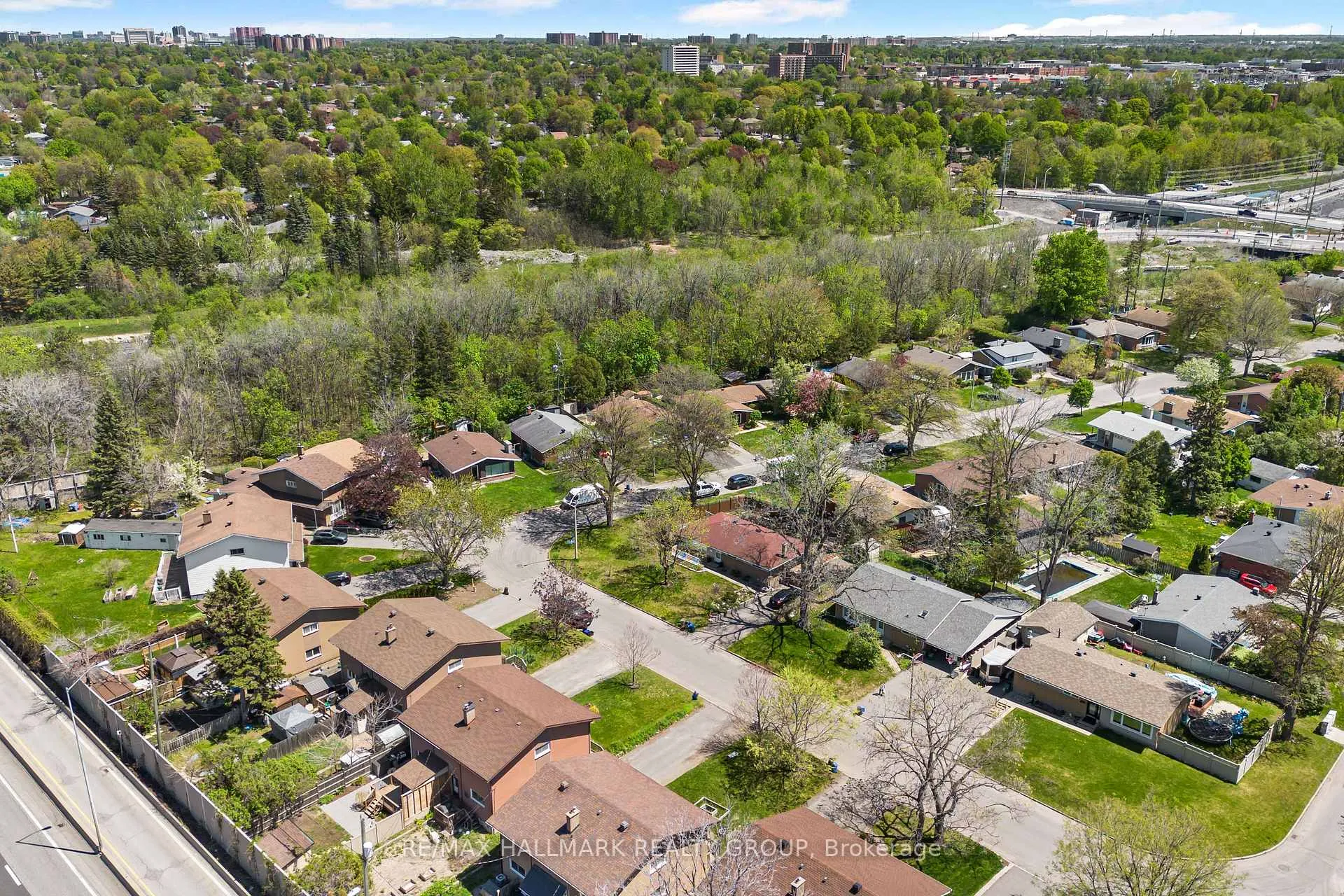 Photo 39 of 2041 Kingsley Road, Ottawa, Parkway Park — HOMEH