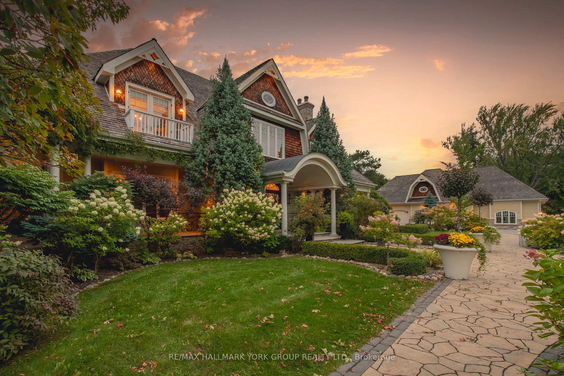 Photo 6 of 736 Lake Drive N, Georgina, Historic Lakeshore Communities — HOMEH
