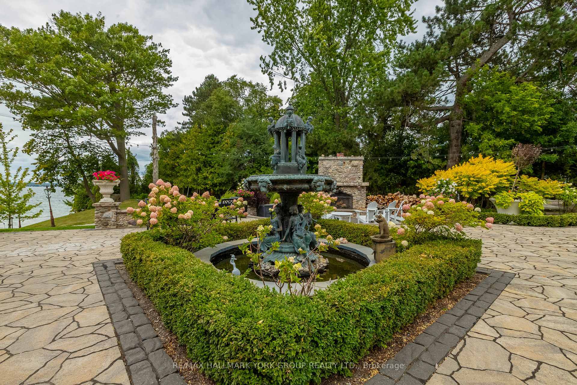 Photo 12 of 736 Lake Drive N, Georgina, Historic Lakeshore Communities — HOMEH