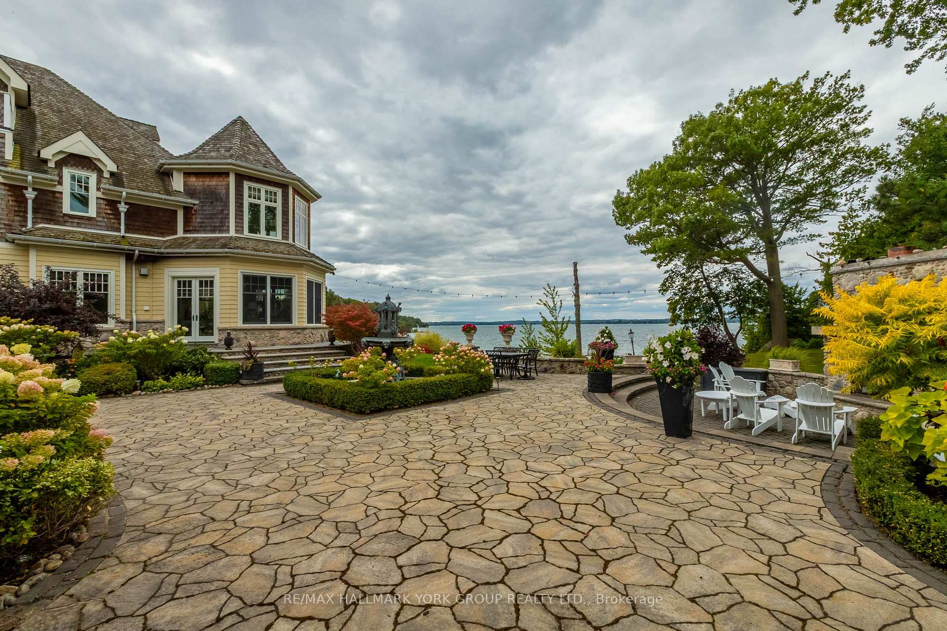 Photo 16 of 736 Lake Drive N, Georgina, Historic Lakeshore Communities — HOMEH