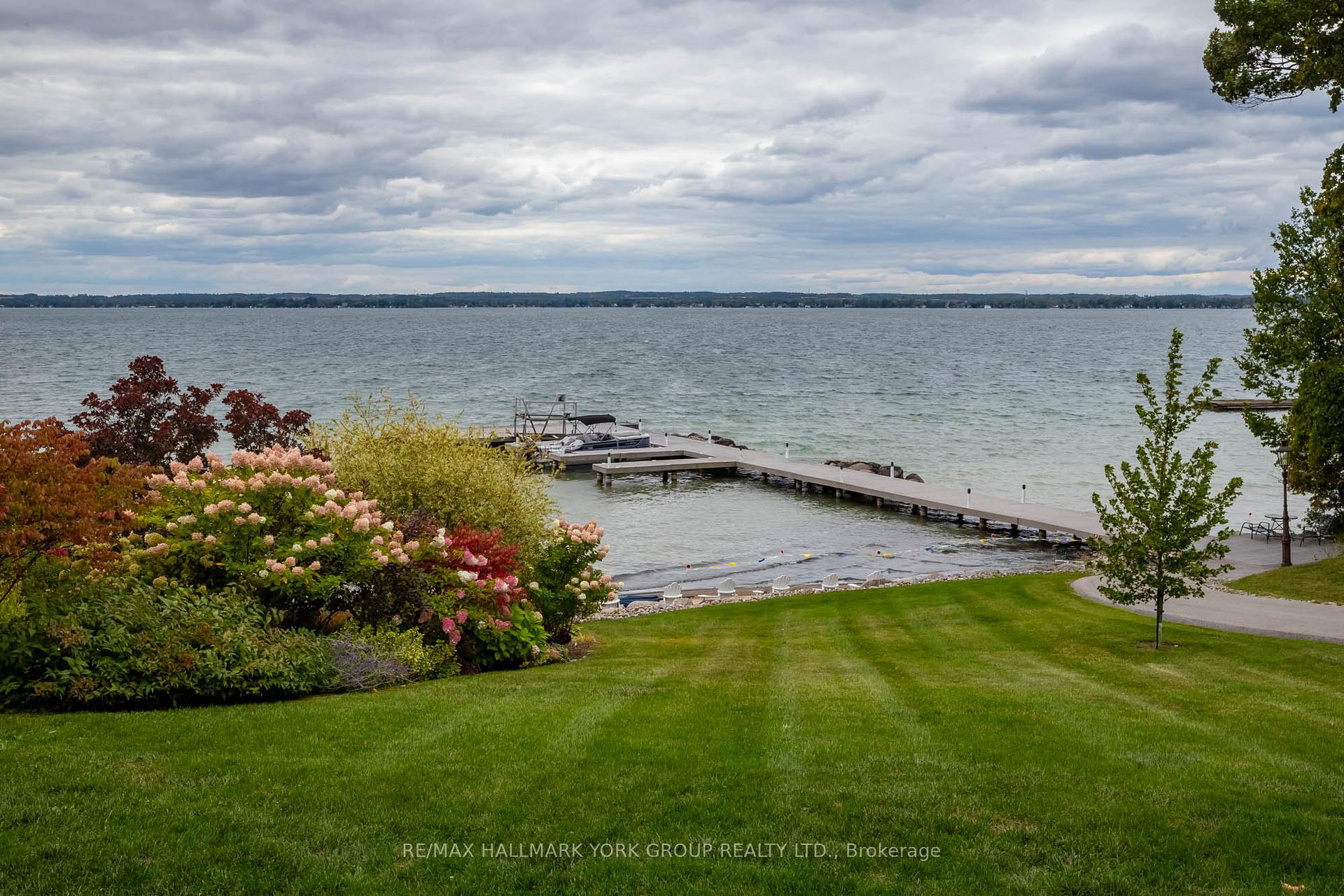 Photo 18 of 736 Lake Drive N, Georgina, Historic Lakeshore Communities — HOMEH