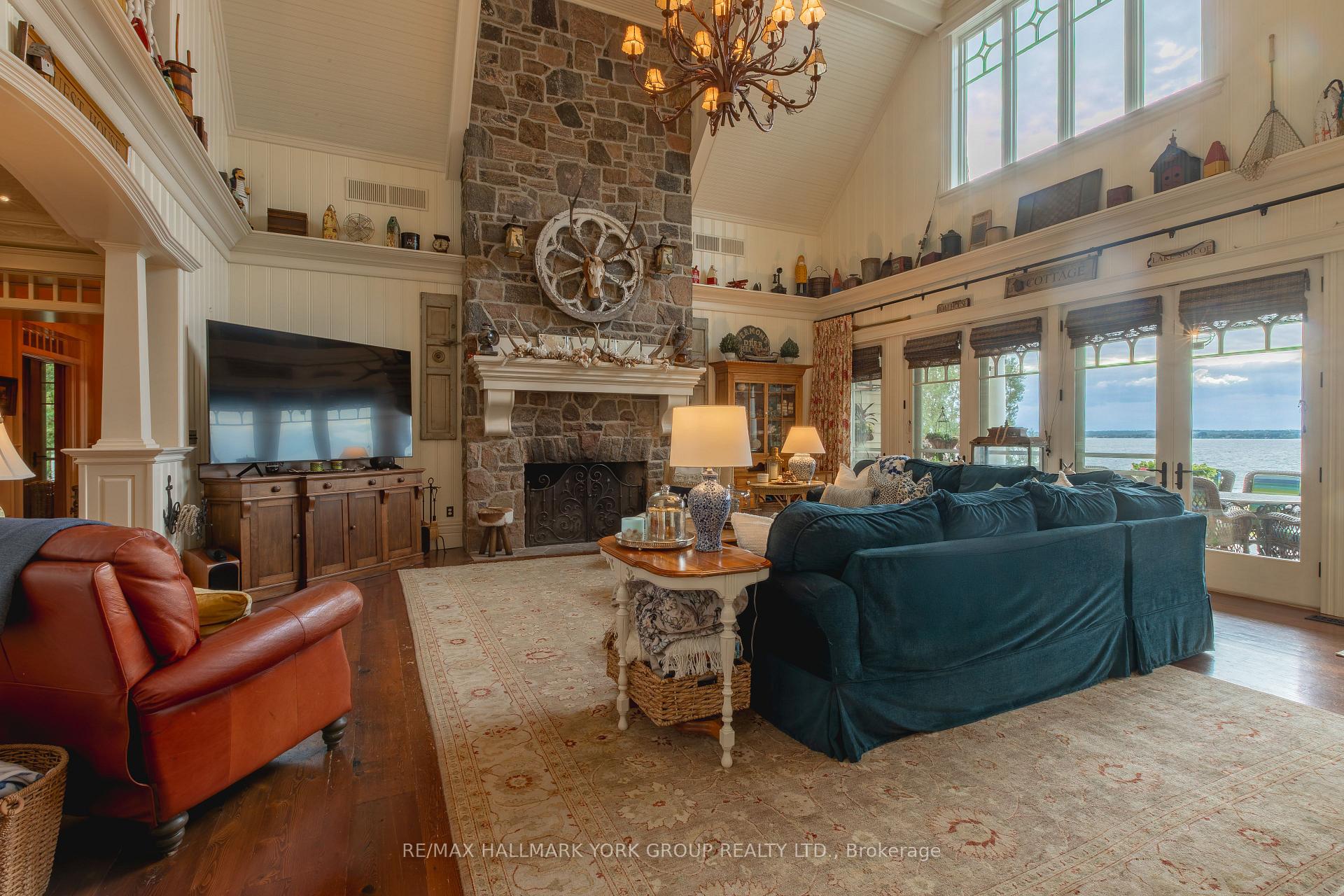 Photo 23 of 736 Lake Drive N, Georgina, Historic Lakeshore Communities — HOMEH