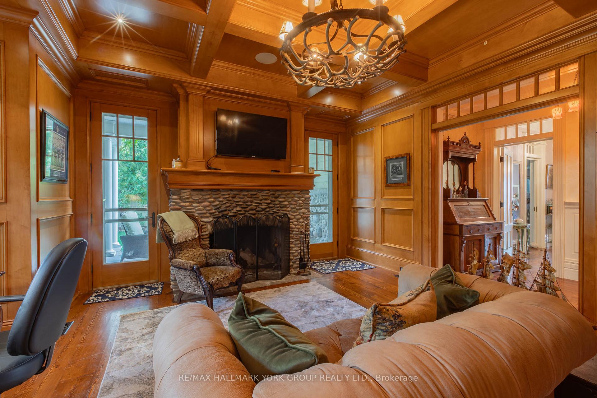 Photo 33 of 736 Lake Drive N, Georgina, Historic Lakeshore Communities — HOMEH