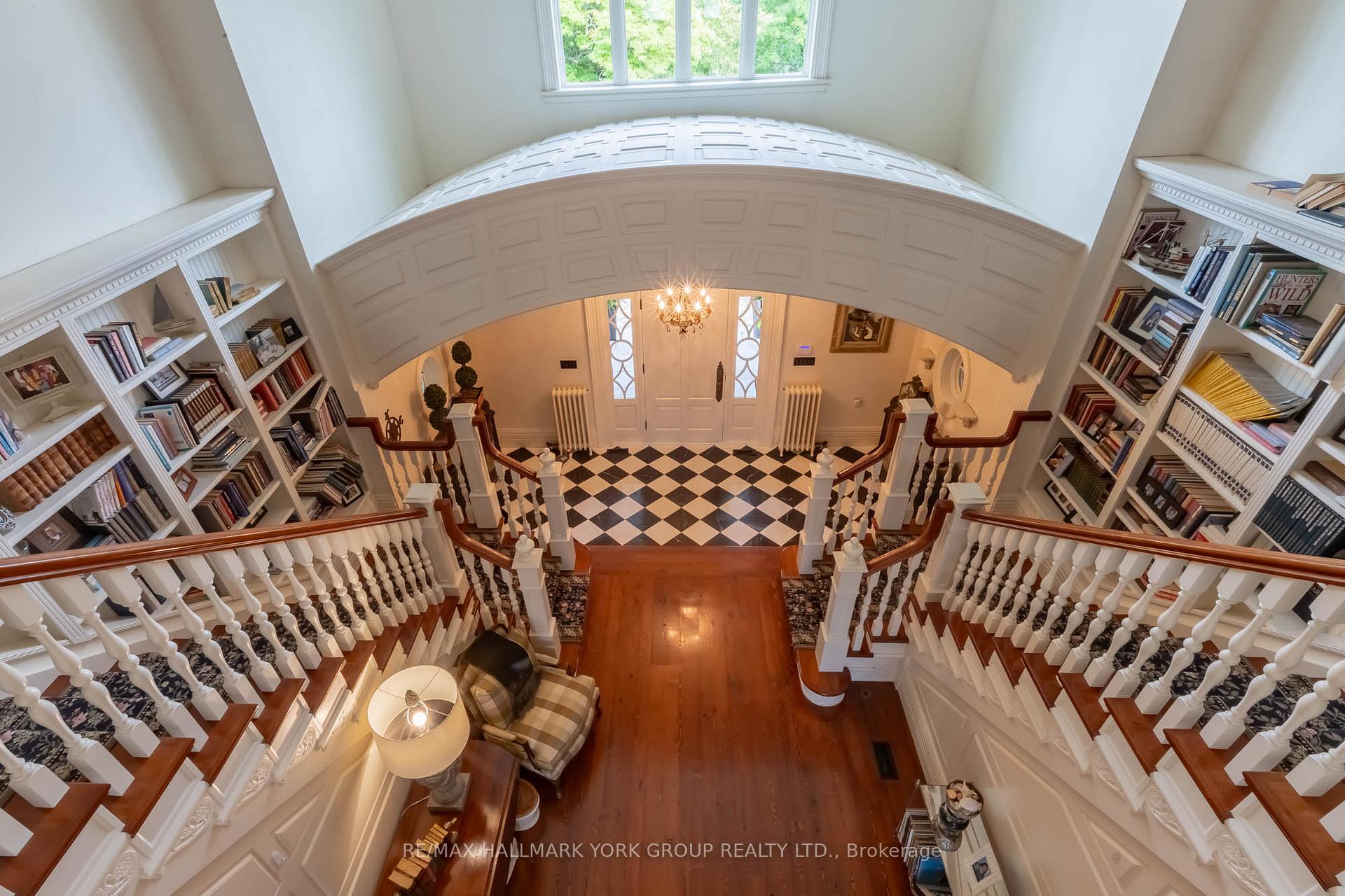 Photo 37 of 736 Lake Drive N, Georgina, Historic Lakeshore Communities — HOMEH