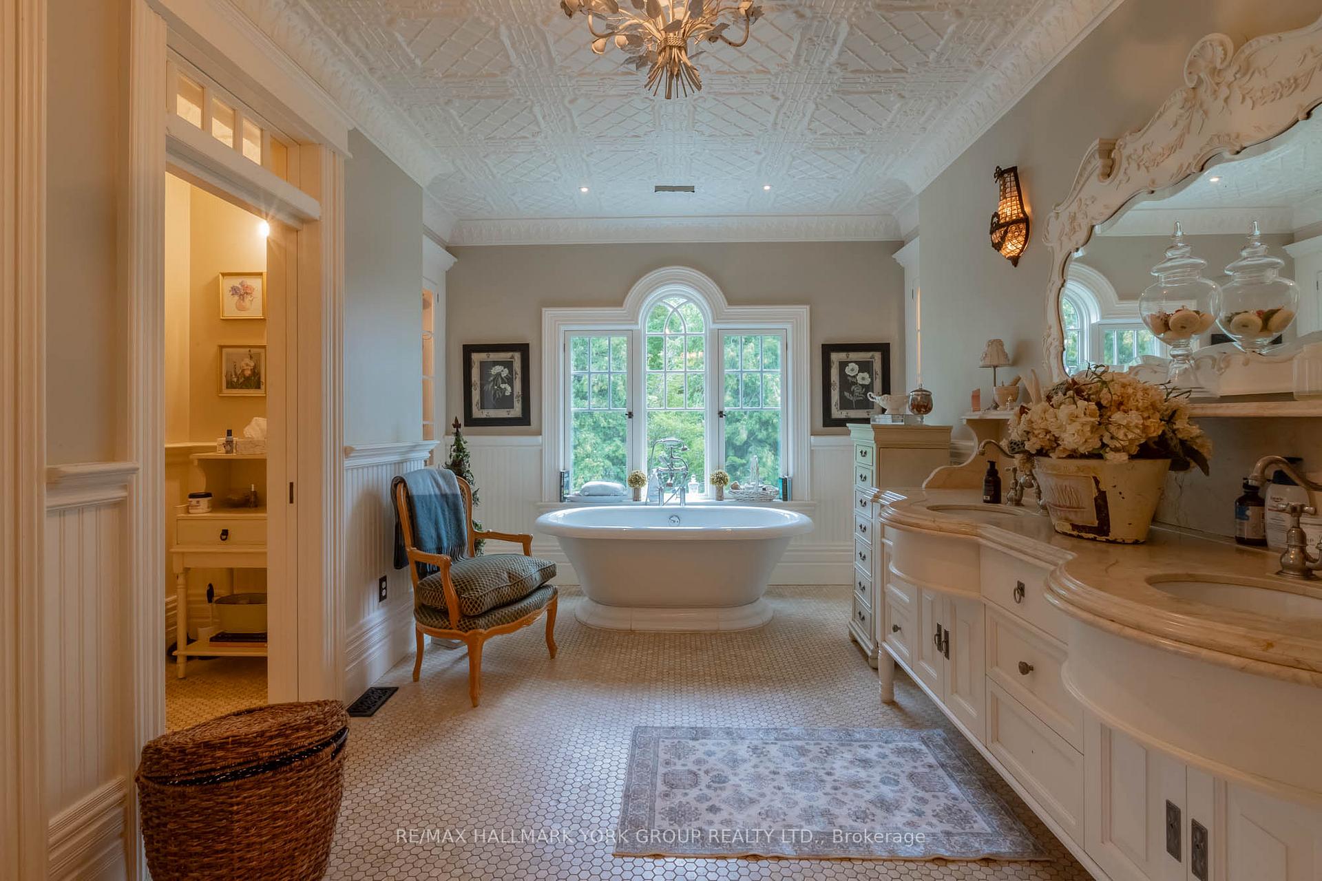 Photo 40 of 736 Lake Drive N, Georgina, Historic Lakeshore Communities — HOMEH