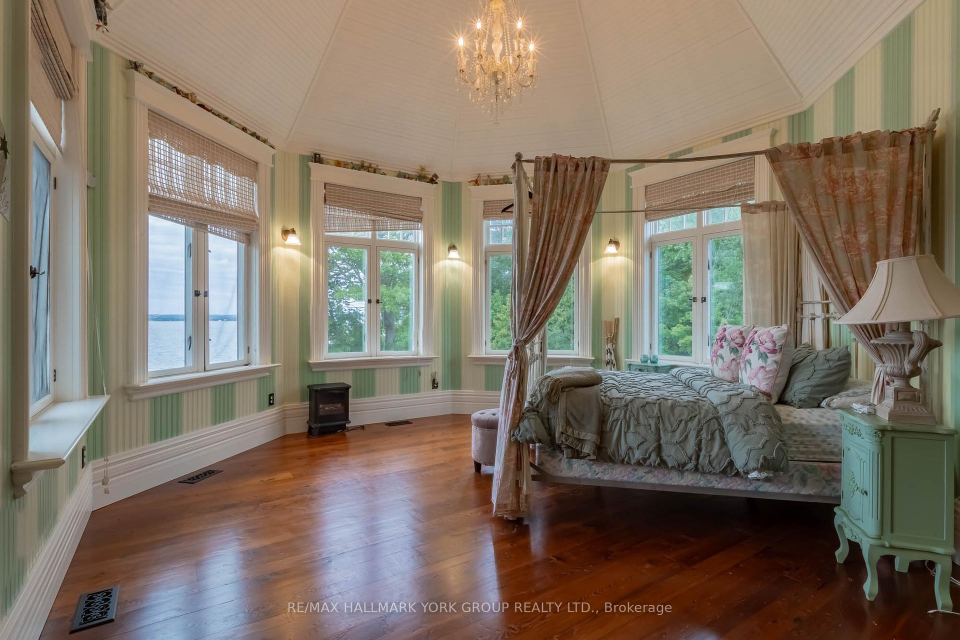 Photo 45 of 736 Lake Drive N, Georgina, Historic Lakeshore Communities — HOMEH