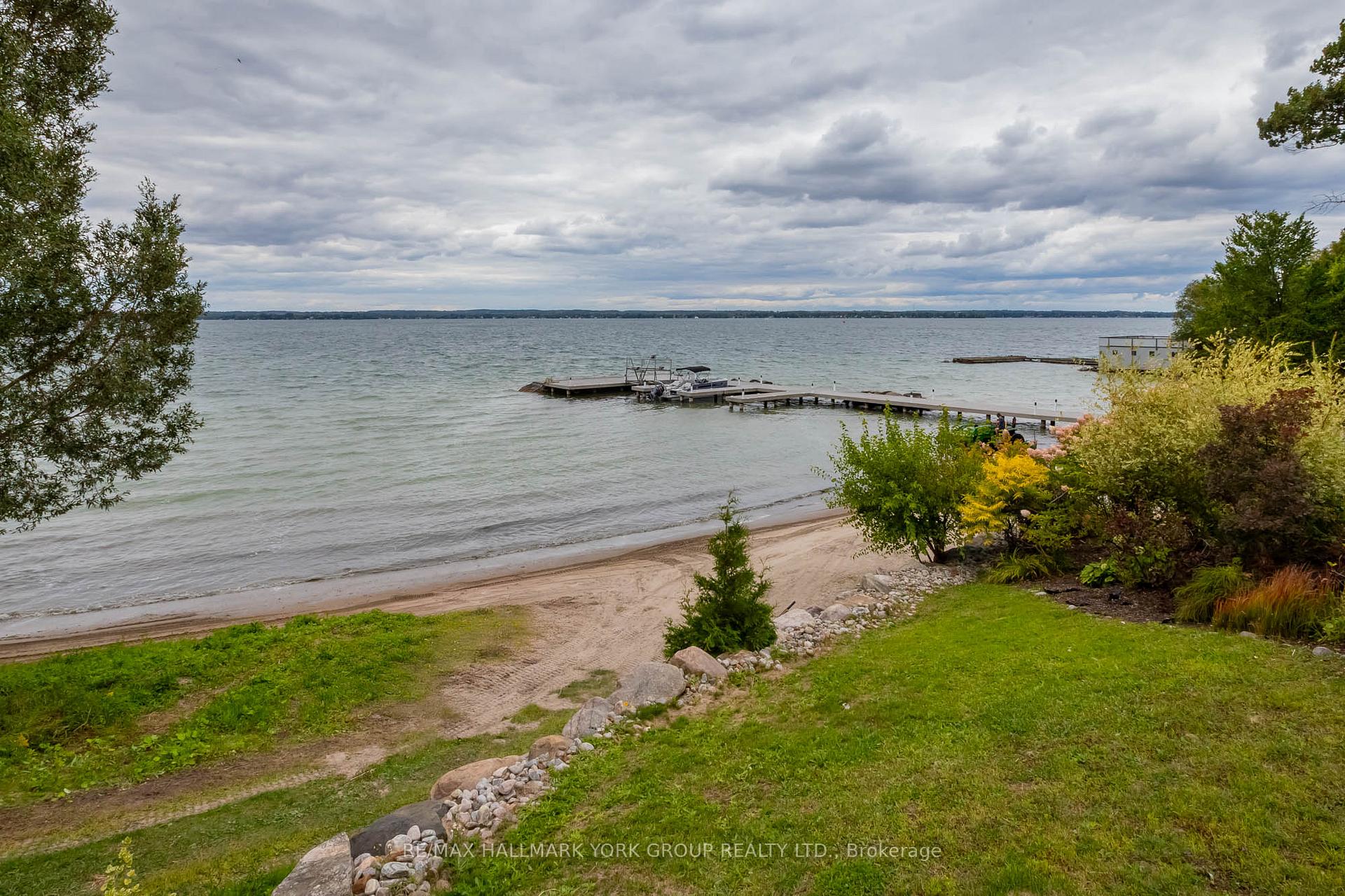 Photo 49 of 736 Lake Drive N, Georgina, Historic Lakeshore Communities — HOMEH