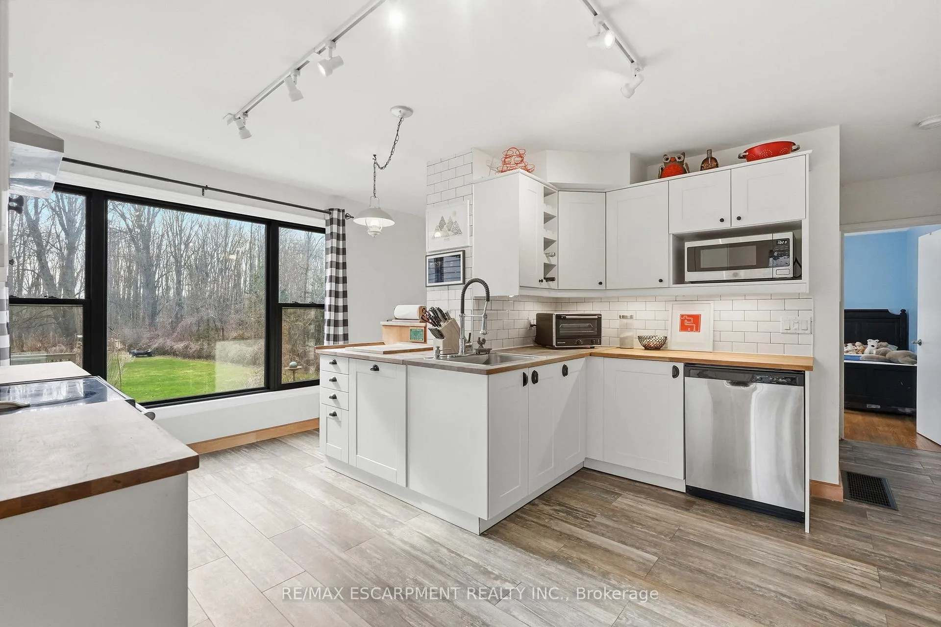Photo 18 of 222 Concession 11 E, Hamilton, Rural Flamborough — HOMEH