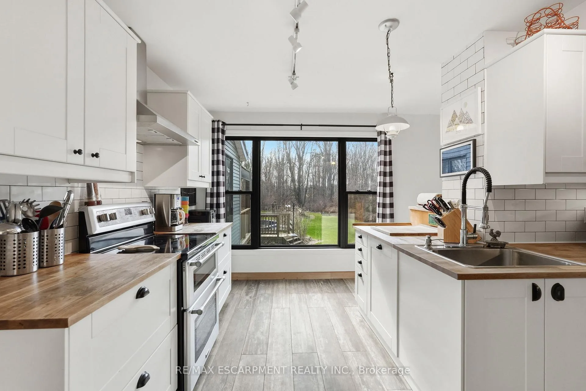 Photo 19 of 222 Concession 11 E, Hamilton, Rural Flamborough — HOMEH