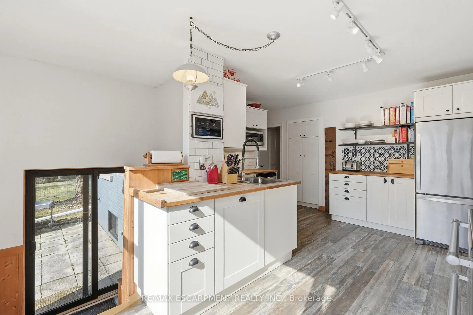 Photo 20 of 222 Concession 11 E, Hamilton, Rural Flamborough — HOMEH