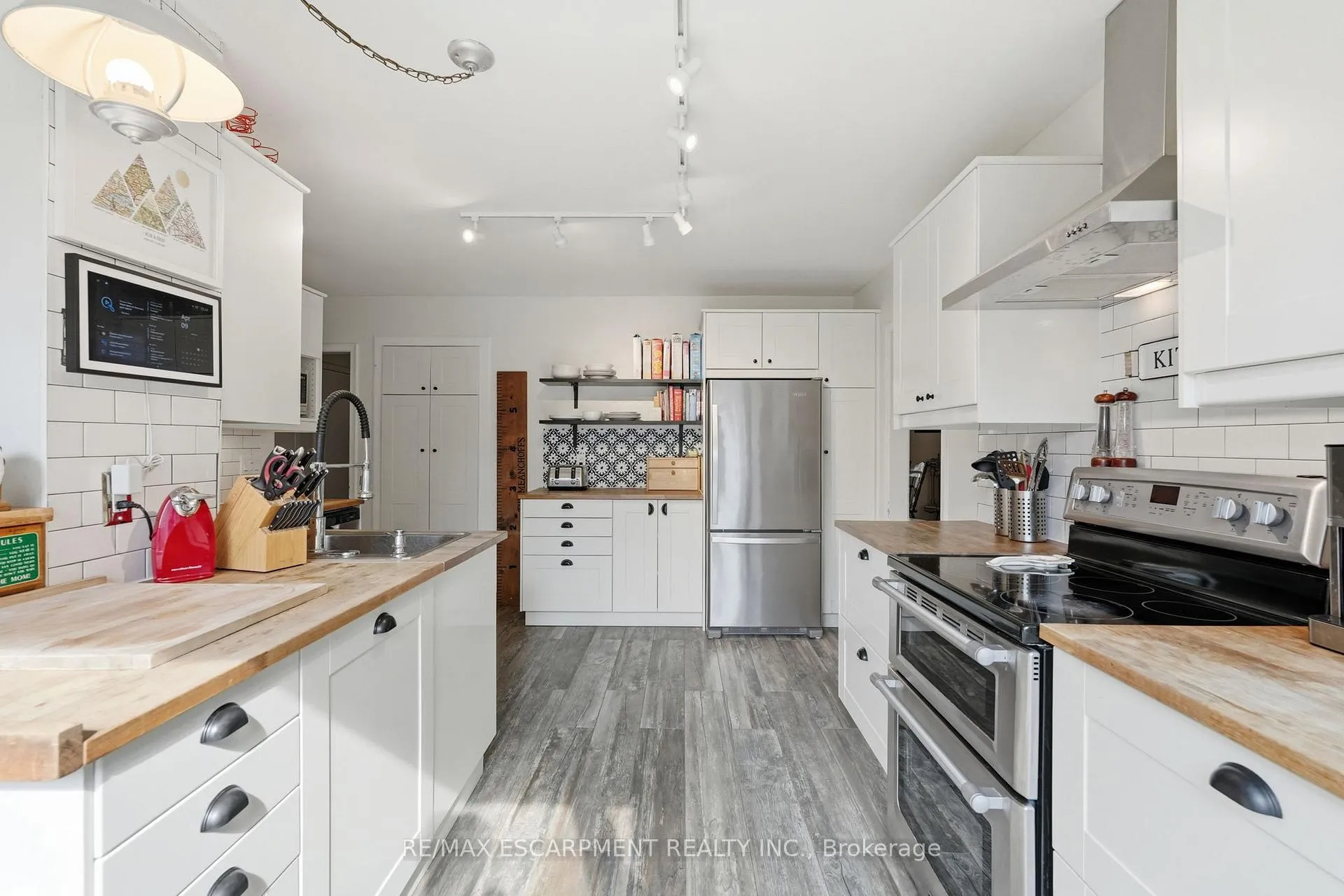 Photo 21 of 222 Concession 11 E, Hamilton, Rural Flamborough — HOMEH