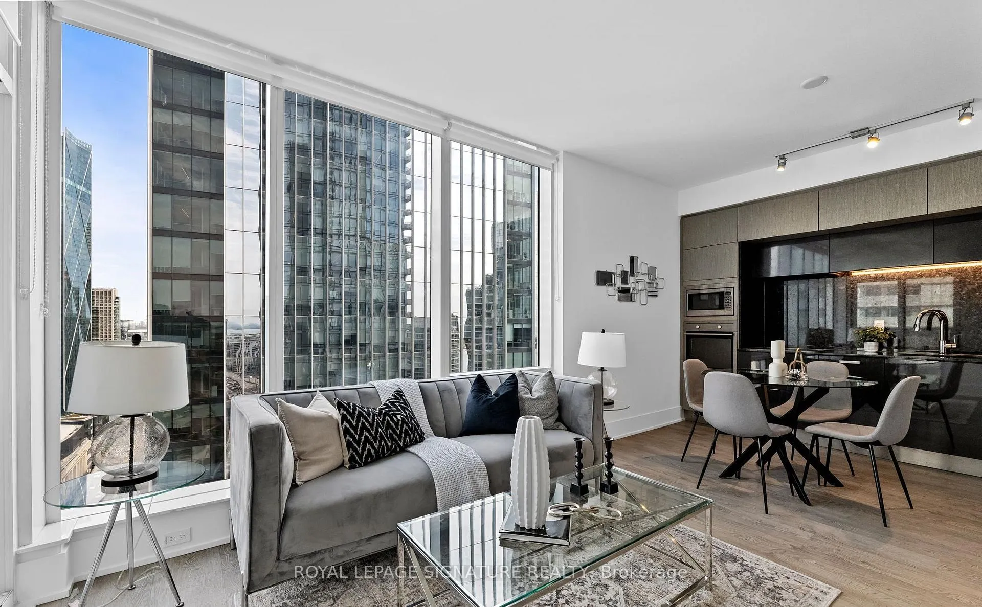 Photo 6 of Unit 3003, 10 York Street, Toronto, Waterfront Communities — HOMEH