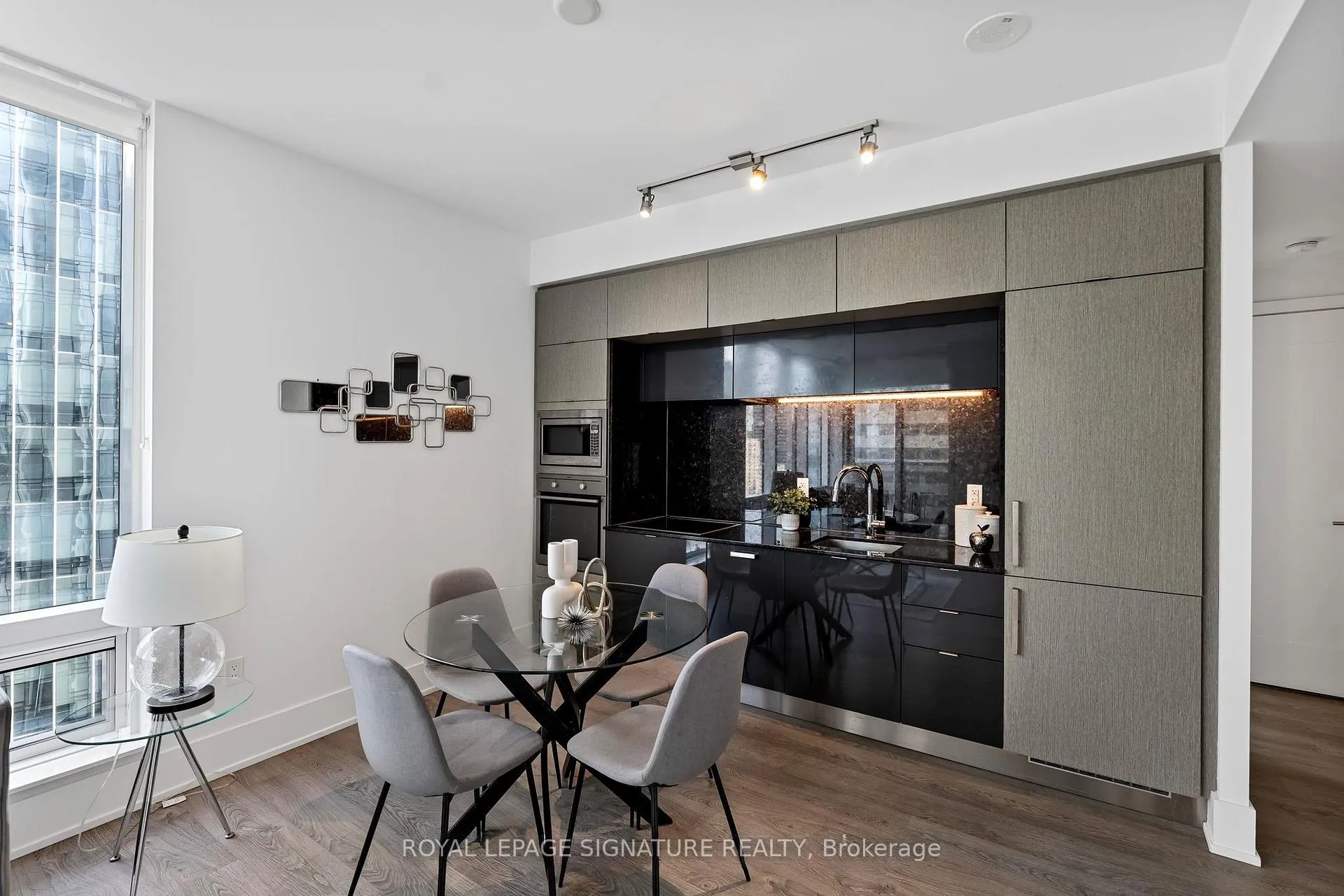 Photo 8 of Unit 3003, 10 York Street, Toronto, Waterfront Communities — HOMEH