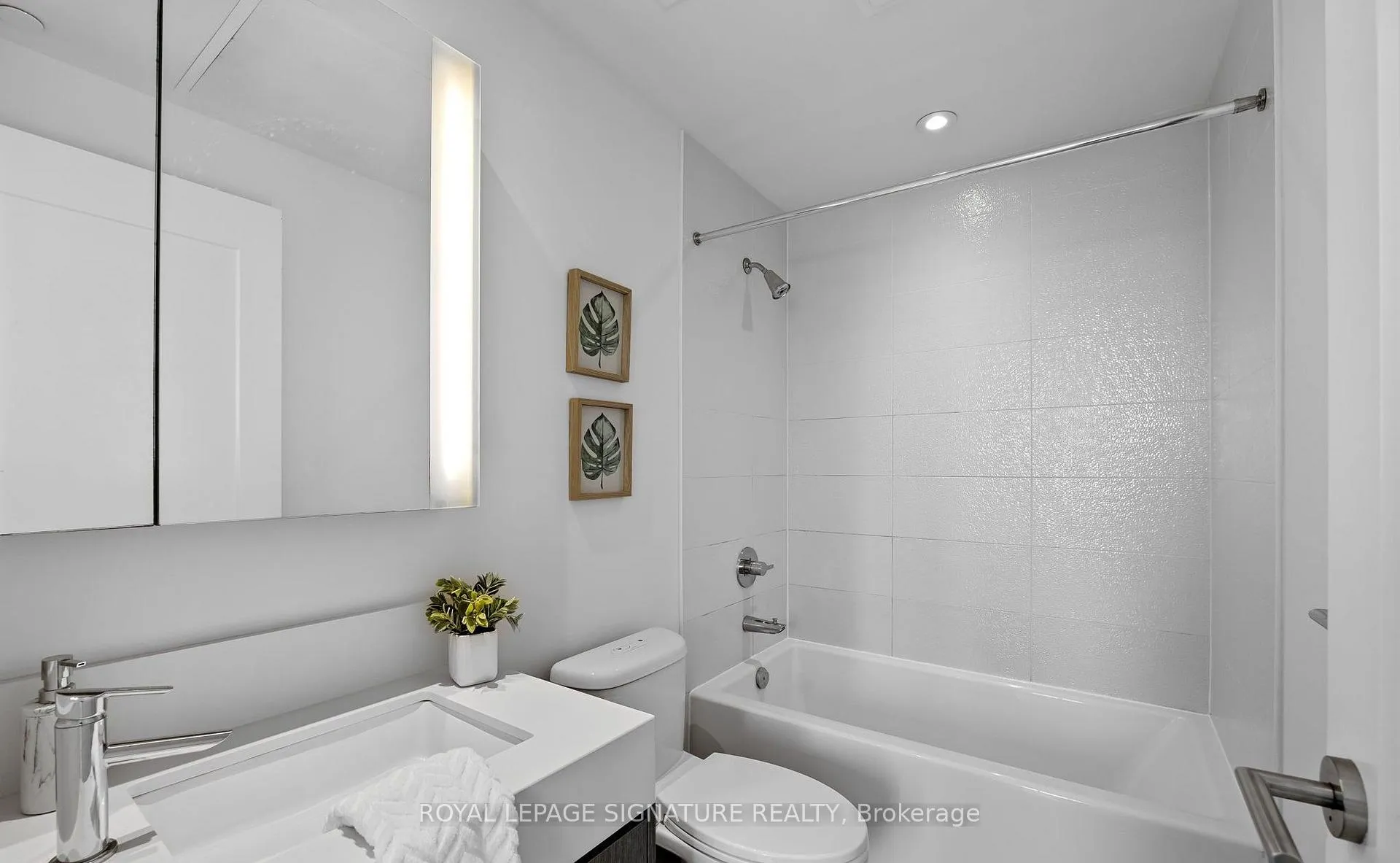Photo 12 of Unit 3003, 10 York Street, Toronto, Waterfront Communities — HOMEH