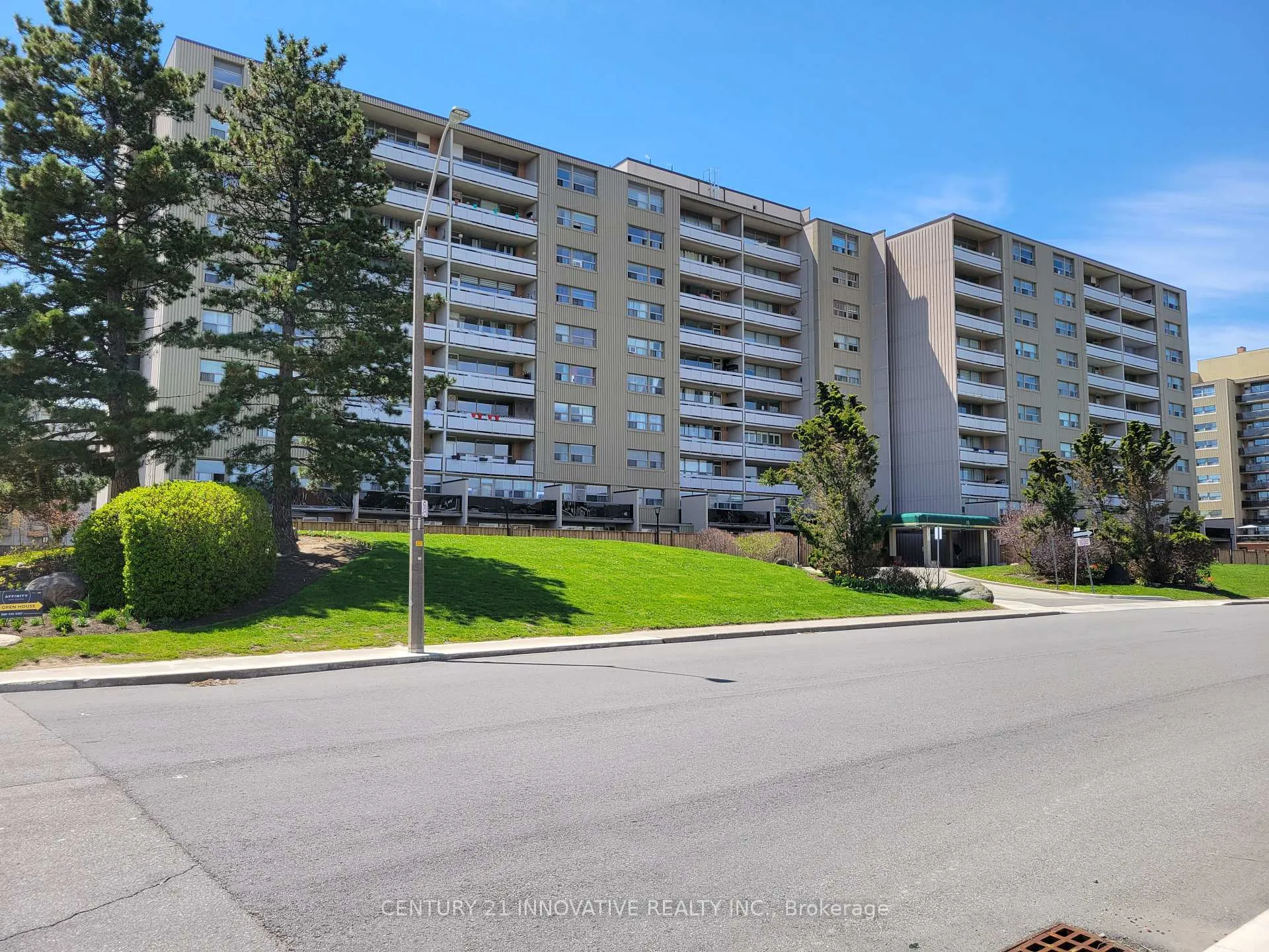Photo 6 of Unit 910, 15 Albright Road S, Hamilton, Vincent — HOMEH
